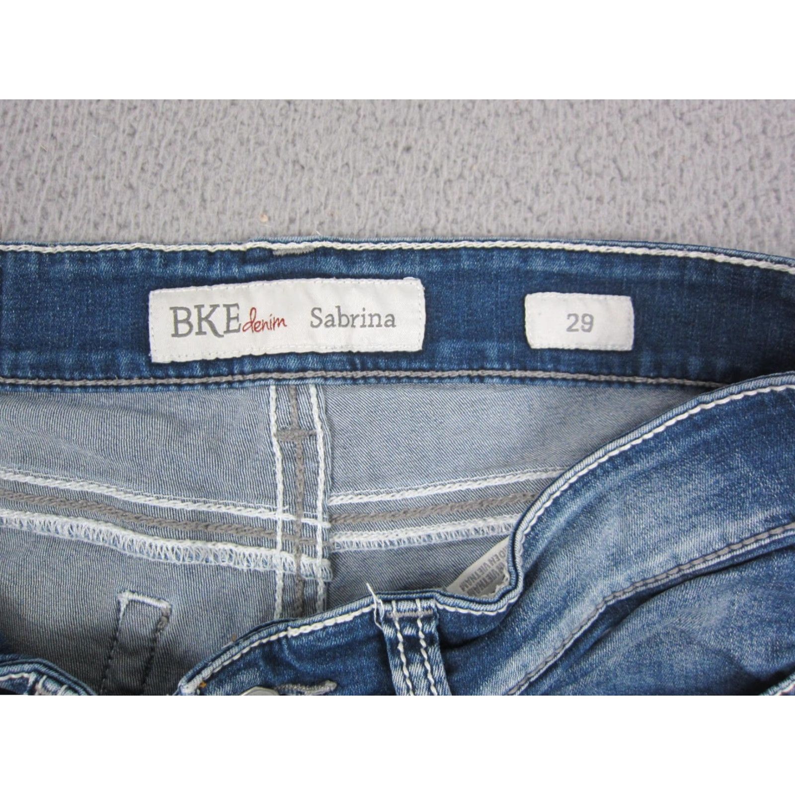 Vintage Buckle BKE Jeans Womens Capri 29 Blue Denim Sabrina Cropped 5-Pocket Stretch Casual Regular Size 29 Womens Jeans Capris" Size 29" - 4 Thumbnail