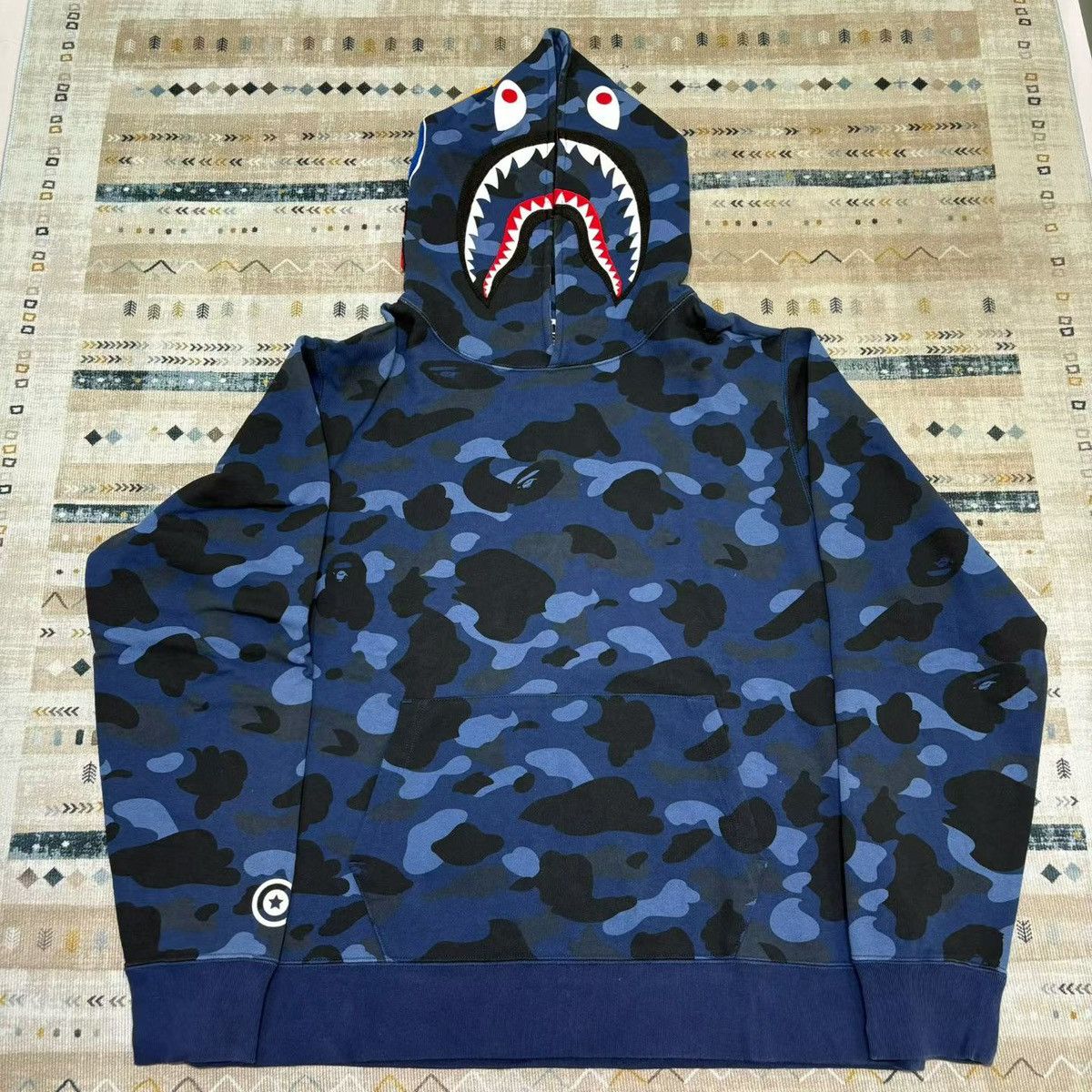 Bape COLOR CAMO SHARK HOODIE Size US L / EU 52-54 / 3 - 1 Thumbnail