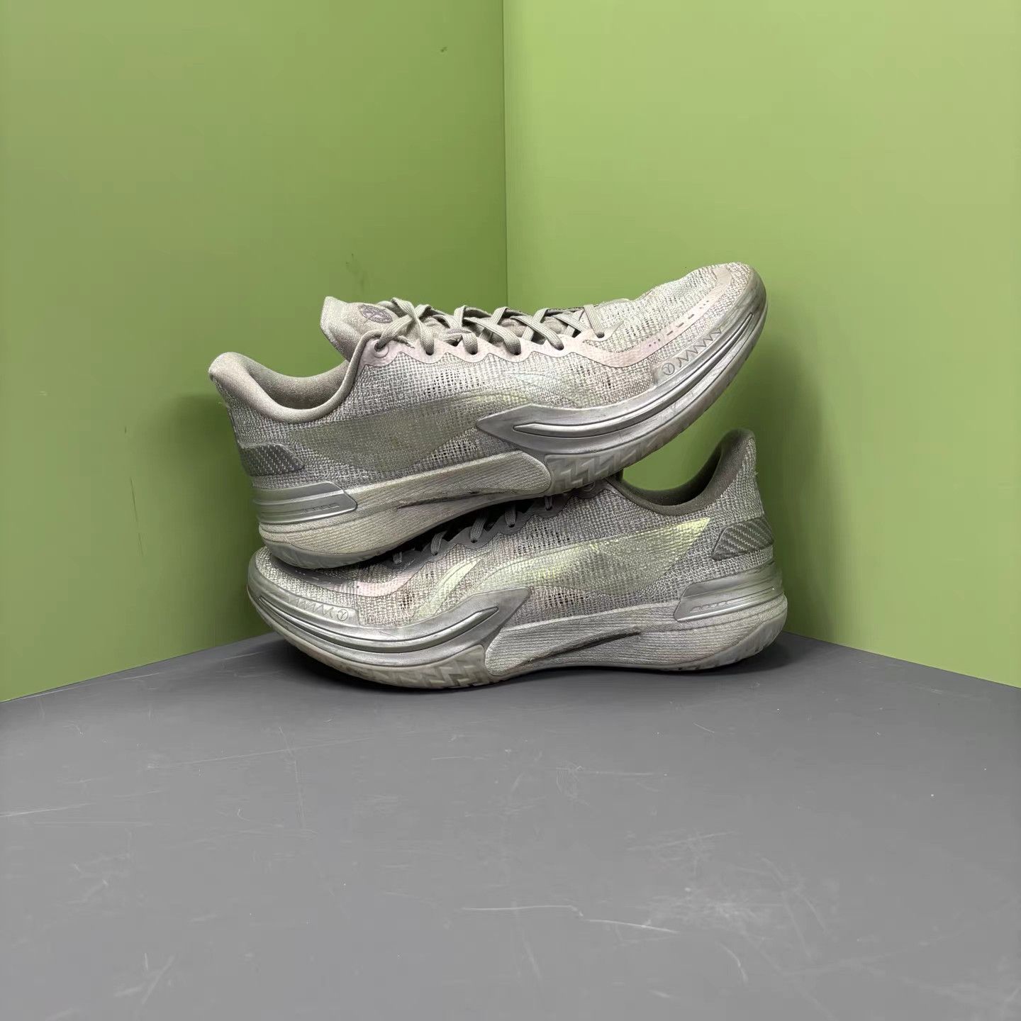 Li-Ning Li-Ning Gamma Silver Toad K15 Size US 10 / EU 43 - 4 Thumbnail