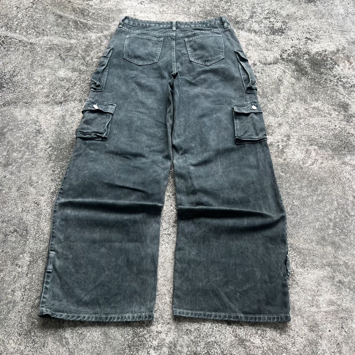 Fashion Nova “y2k style” FASHION NOVA BAGGY CARGO PANTS TECHWEAR STYLE Size US 34 / EU 50 - 13 Thumbnail