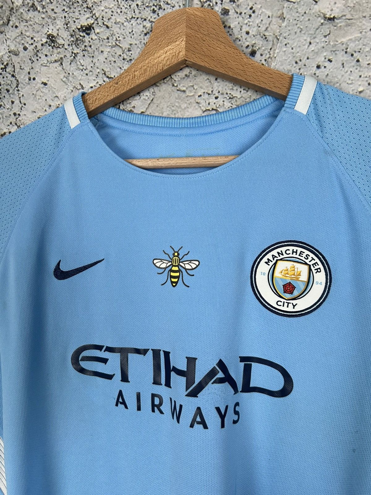 Nike Manchester City Bee Nike Soccer Jersey Football Rare Sport Size US M / EU 48-50 / 2 - 3 Thumbnail