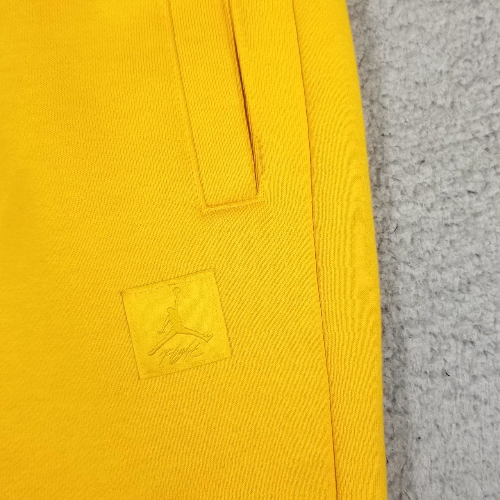 Jordan Brand Jordan Pants Mens Small Yellow Jumpman Flight Fleece Sweatpants Nike FB5113-753 Size US 29 - 3 Thumbnail