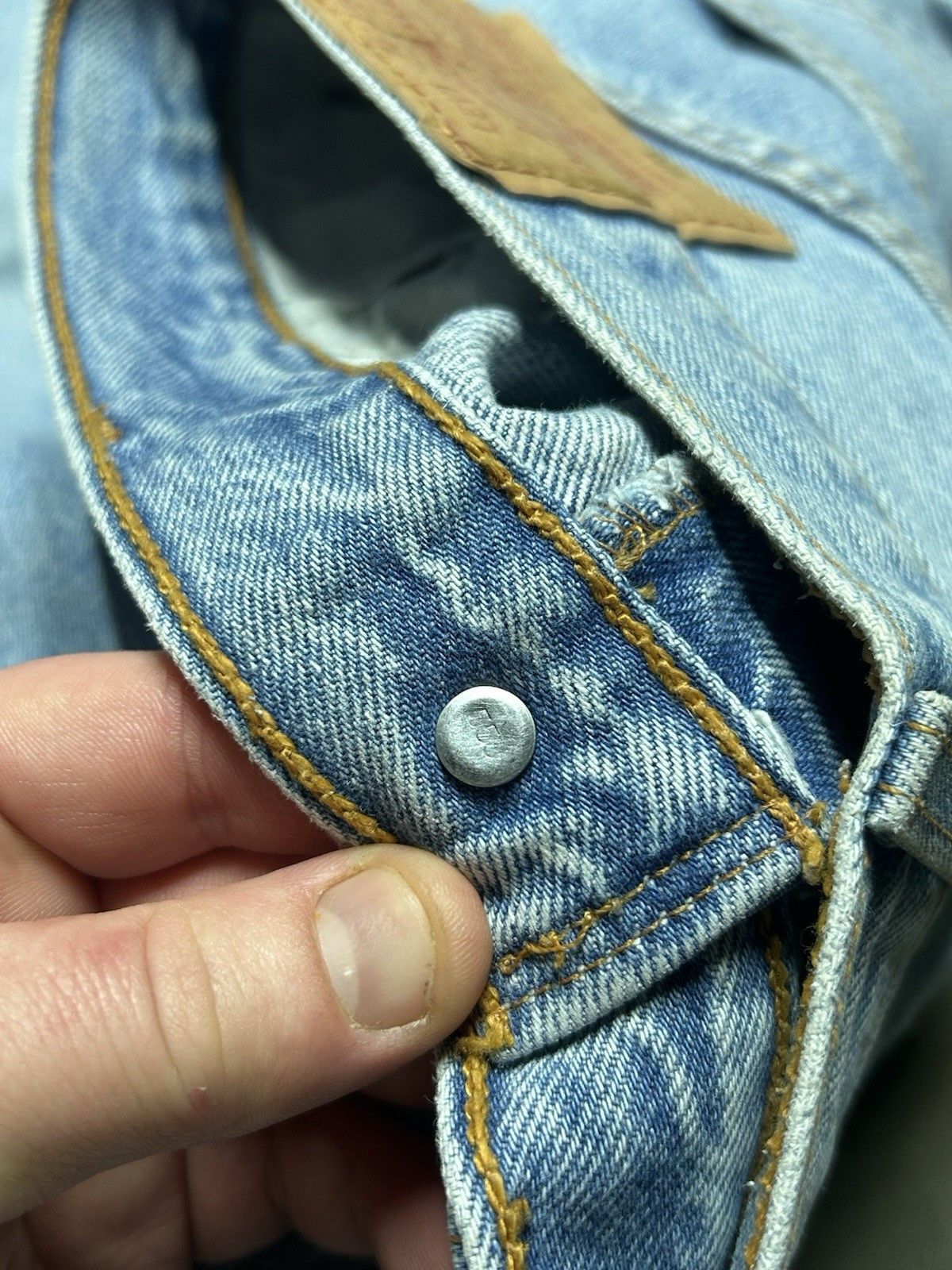 Vintage Vtg 90s Levi’s 501 jeans button fly straight light USA 32x30 Size 32" / US 10 / IT 46 - 11 Thumbnail