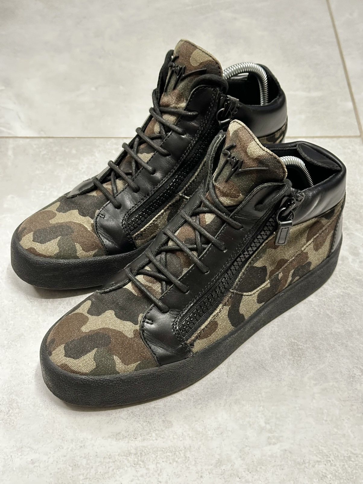 Giuseppe Zanotti Giuseppe Zanotti Kriss Camo + Black Zippers Sneaker 42 EU Size US 9 / EU 42 - 2 Thumbnail