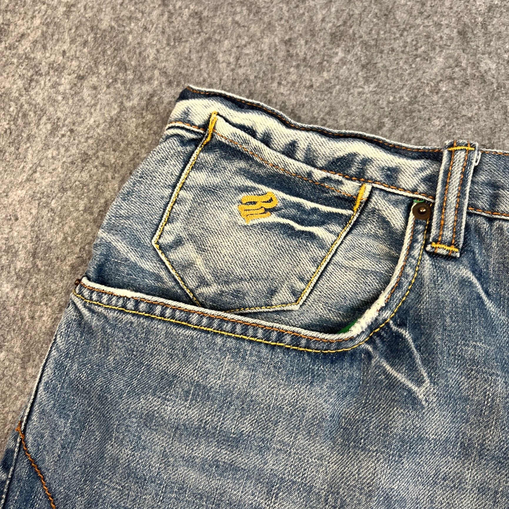 Rocawear Rocawear Mens Denim Shorts W40 Blue Baggy Y2K hip Hop Grunge Skater Vintage 90s Bermuda Casual 90s Hip Hop Mens Regular Blue Denim Shorts W40 Size US 40 / EU 56 - 7 Thumbnail