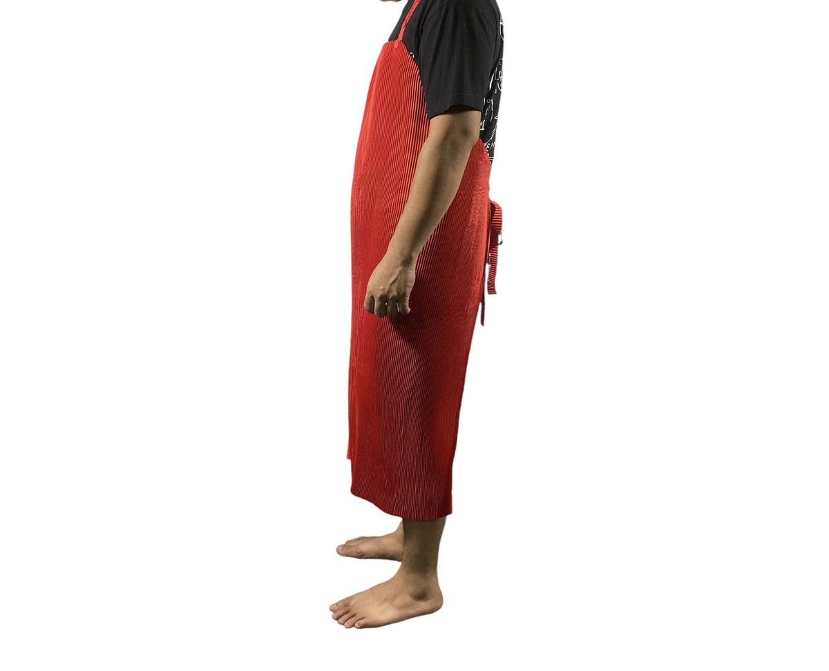 Issey Miyake × Pleats Please Issey Miyake × Tsumori Chisato Issey Miyake Pleats Please Apron Red Colour Size ONE SIZE - 3 Thumbnail