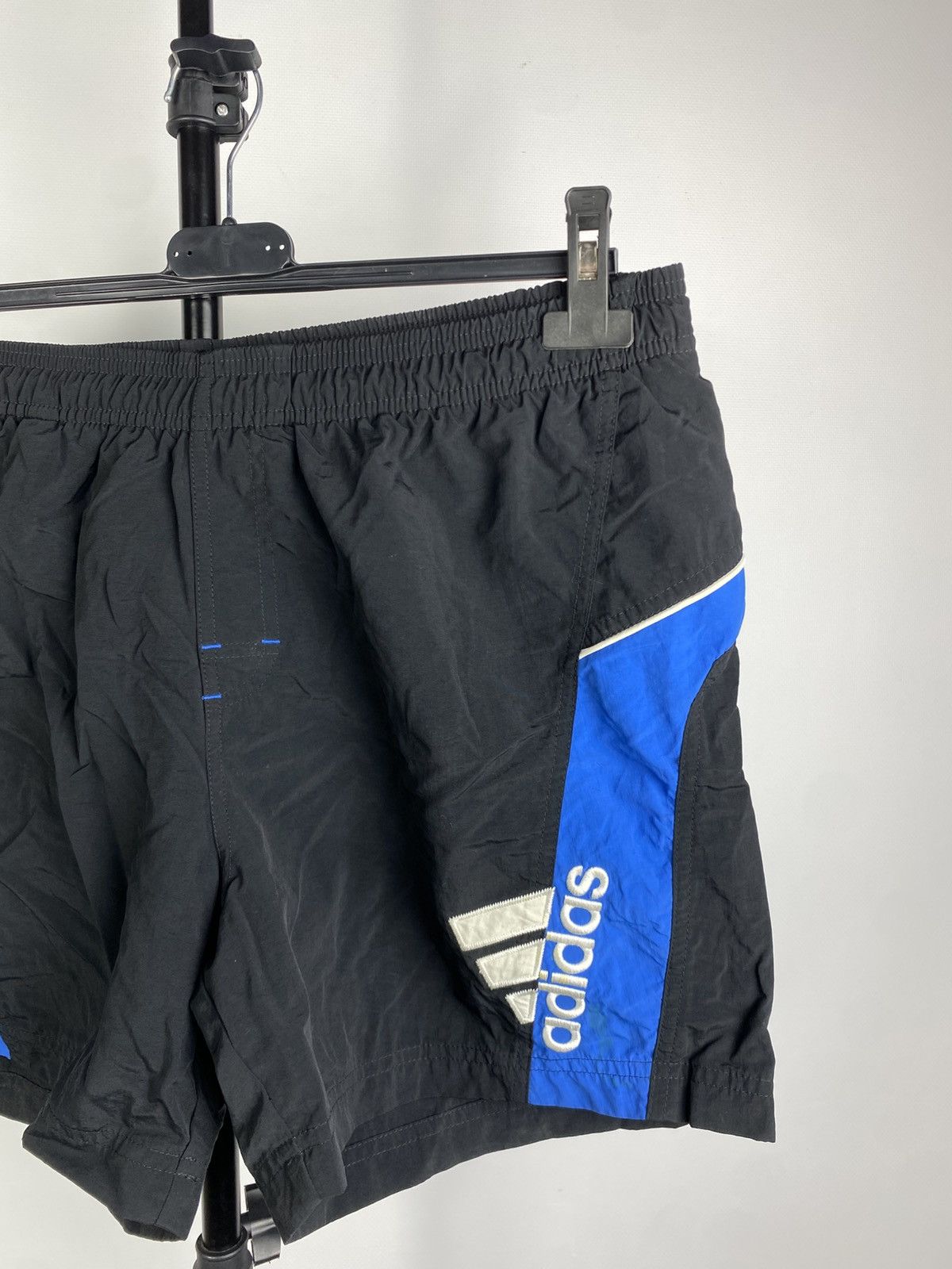 Adidas × Vintage Vintage 90s Adidas Logo Embroidered Men’s M Size Shorts Size US 33 - 4 Thumbnail