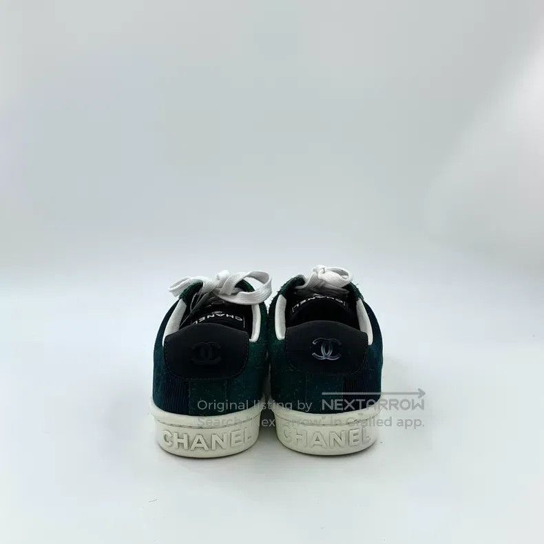 Chanel Chanel Dark green suede lace-on casual flat board shoes Size US 5.5 / IT 35.5 - 4 Thumbnail