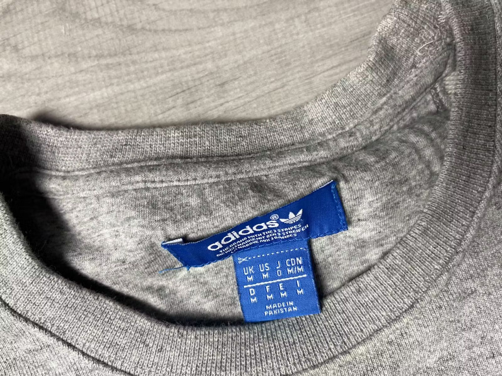 Adidas Adidas sweatshirt small logo size Medium Size US M / EU 48-50 / 2 - 3 Thumbnail