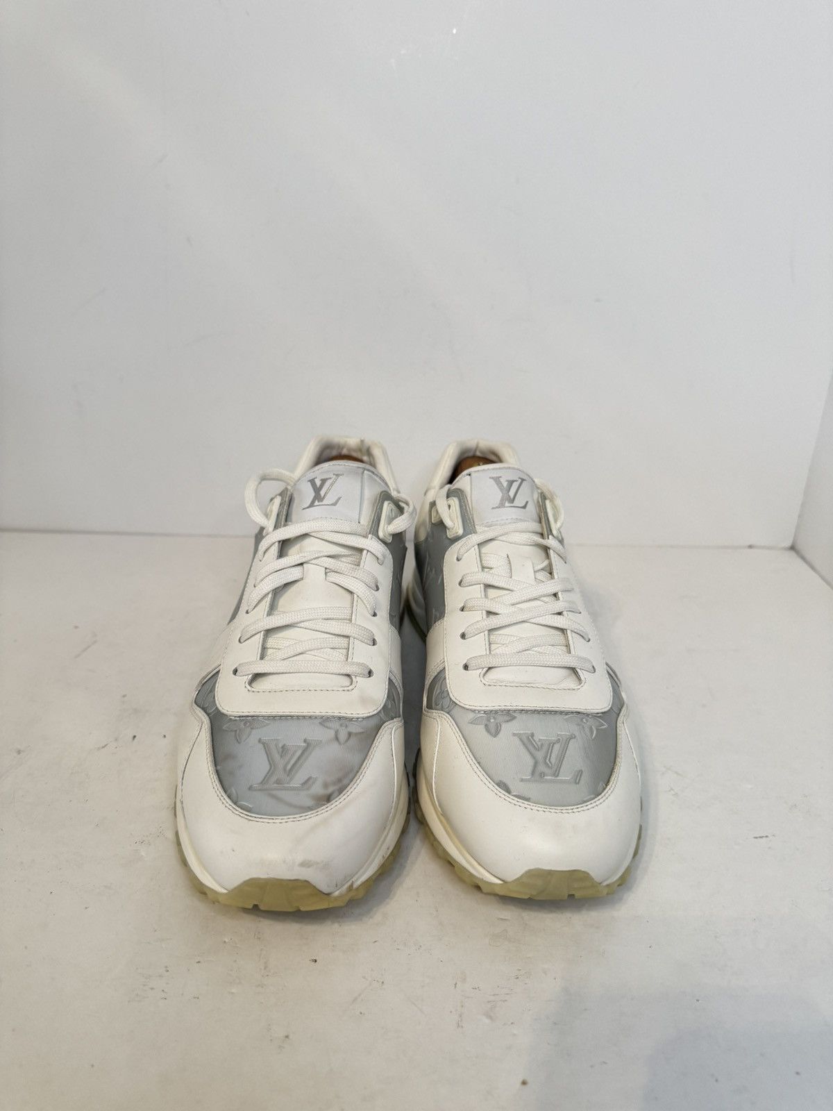 Louis Vuitton Louis Vuitton Run Away White Sneakers Size US 9 / EU 42 - 2 Thumbnail