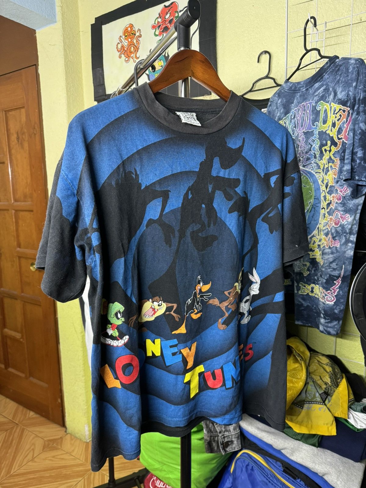 Vintage Vintage looney tunes tshirt all over print Size US L / EU 52-54 / 3 - 1 Thumbnail