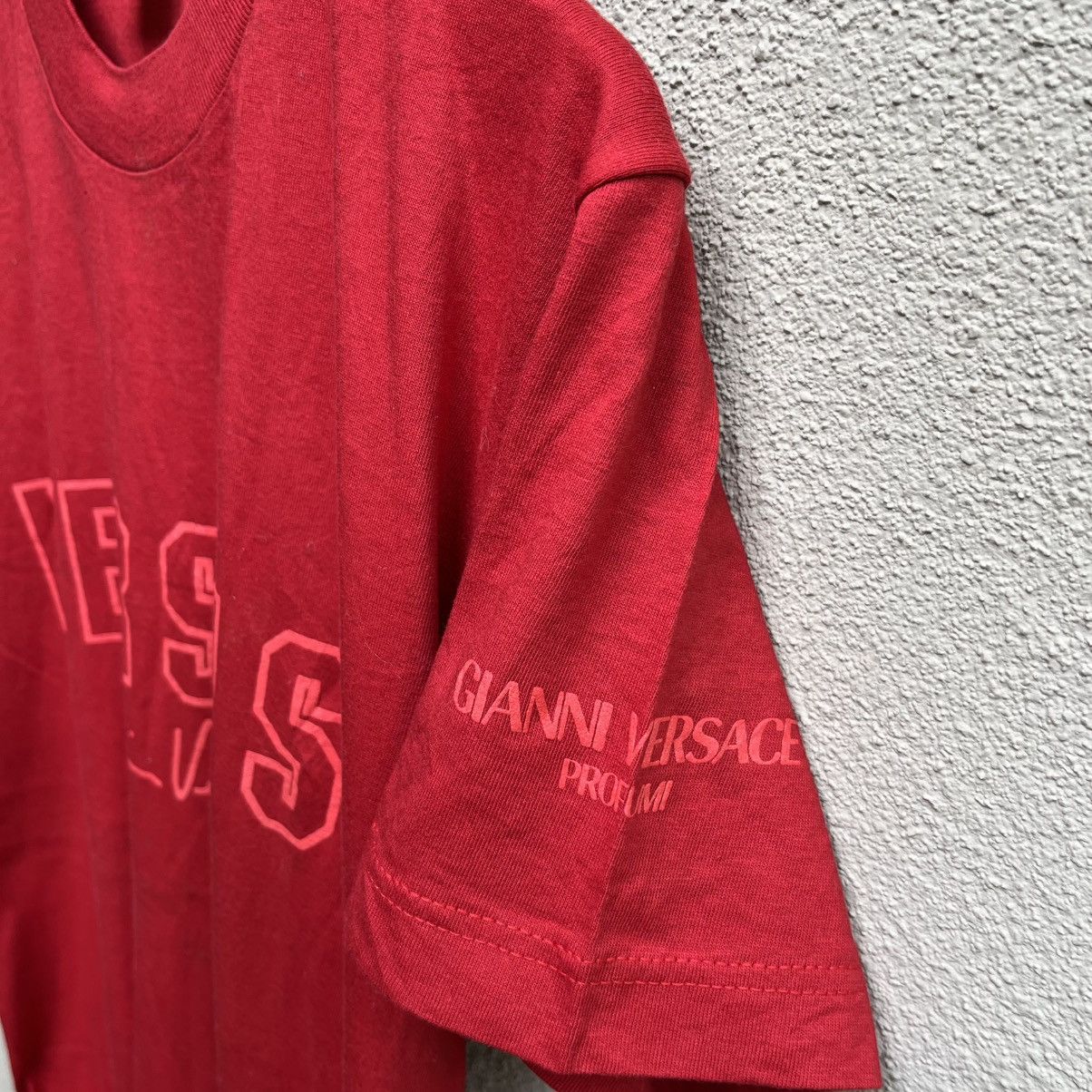 Versus Versace VERSUS by Gianni Versace promo tee perfume Size US M / EU 48-50 / 2 - 3 Thumbnail