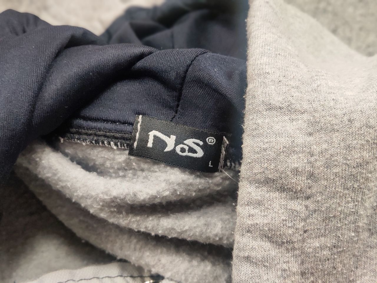 Vintage Vintage London England Embroidered logo Gray Zip Hoodie Y2K Size US S / EU 44-46 / 1 - 14 Thumbnail