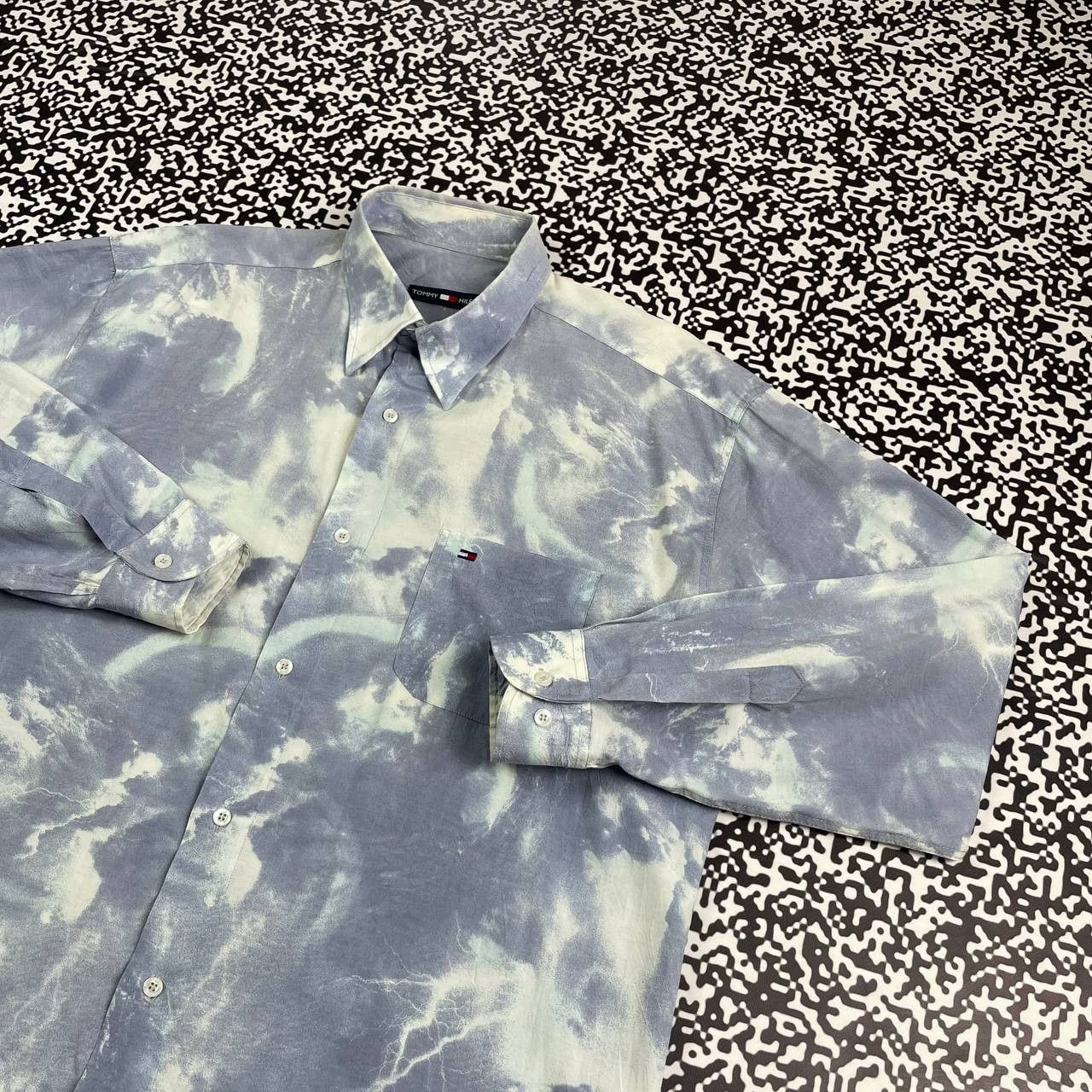 Tommy Hilfiger Vintage Y2K Tommy Hilfiger Retro Art Rare Shirt Size US XL / EU 56 / 4 - 6 Thumbnail