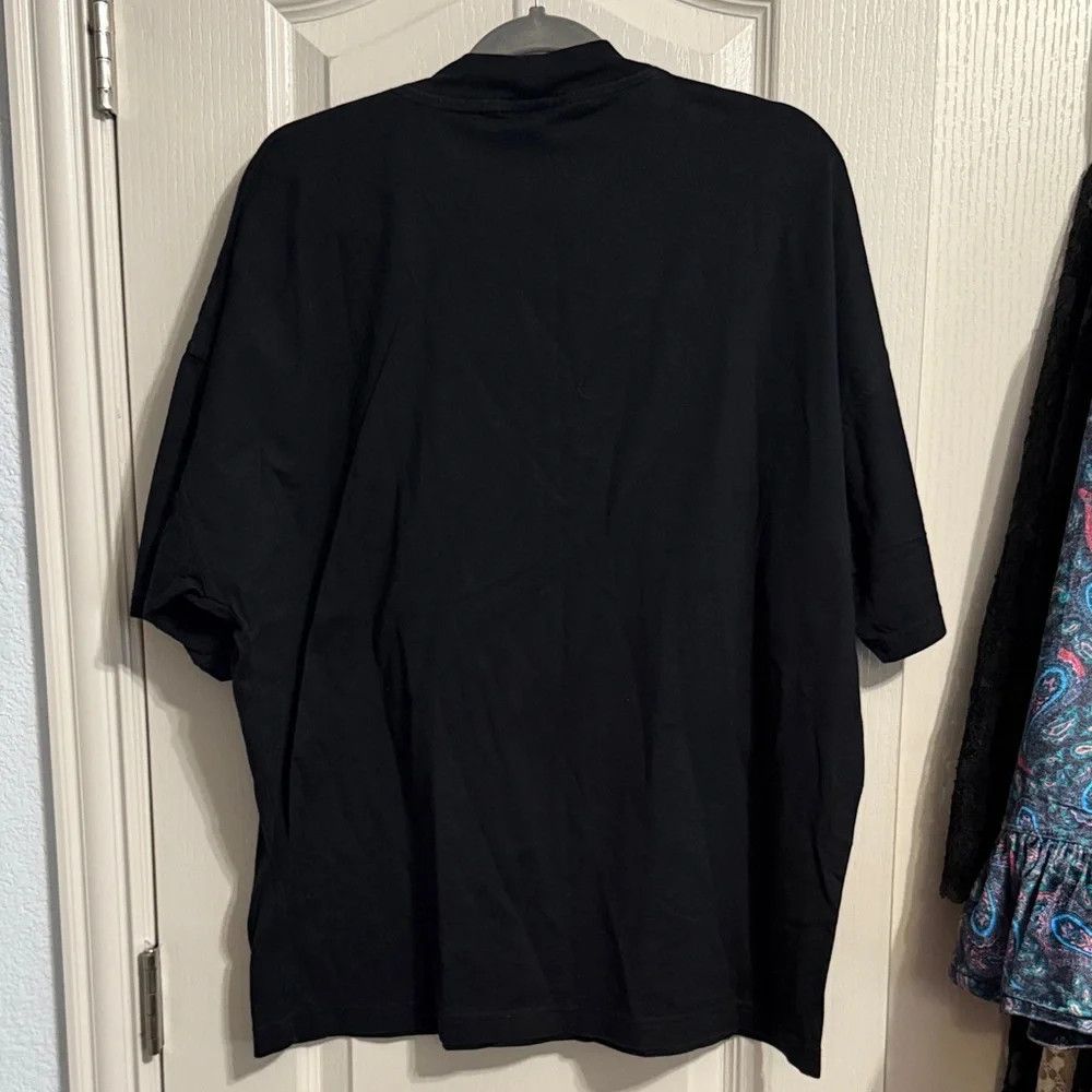 Versace 90s Versace Classic V2 Black Embroidered Logo Short Sleeve Size US XXL / EU 58 / 5 - 3 Thumbnail