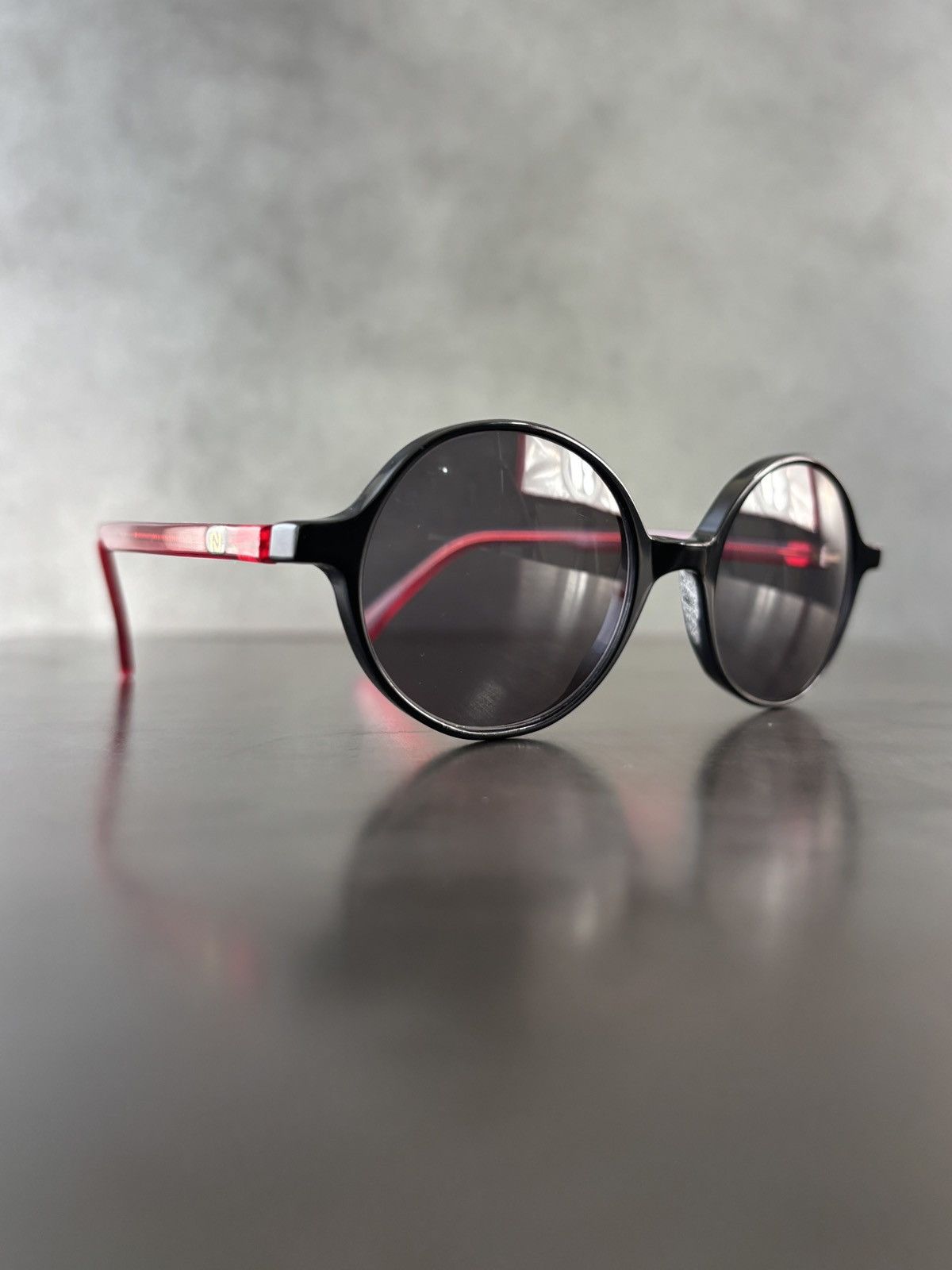 Designer Vintage Nouvelle Vague Sunglasses Made in Italy 1990s Circle Size ONE SIZE - 1 Thumbnail