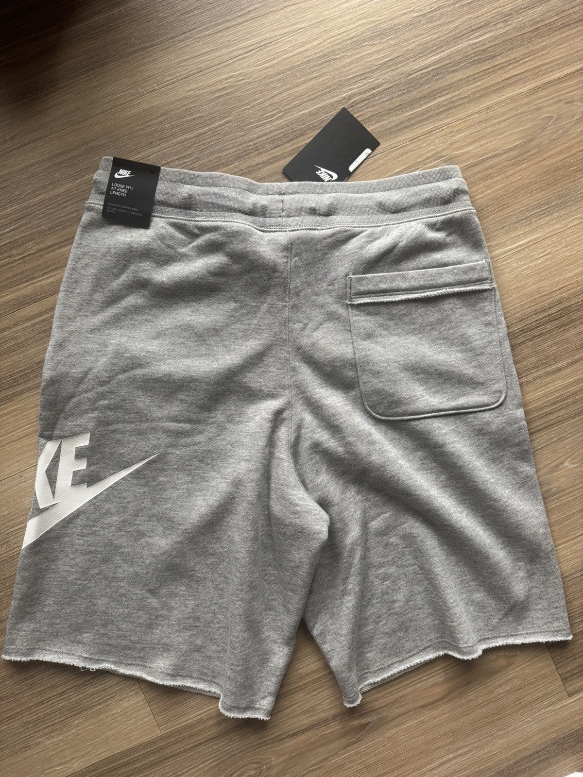 Nike Brand New Gray Nike Swoosh Shorts Size Small AR2375-064 Size US 32 / EU 48 - 5 Thumbnail