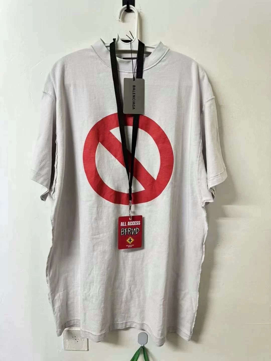 Balenciaga Balenciaga new model prohibits short sleeves Size US S / EU 44-46 / 1 - 1 Thumbnail