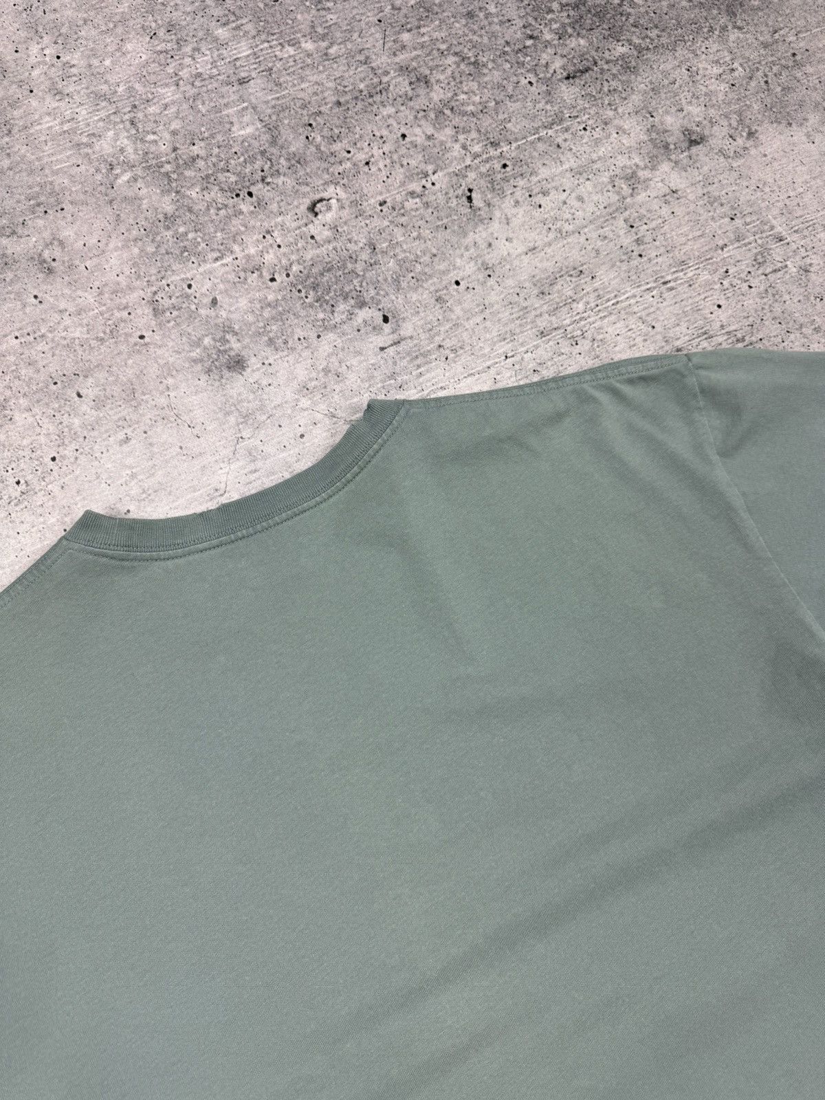 Carhartt × Carhartt Wip × Designer Vintage Y2K Style Carhartt WIP S/S Chase Logo T-Shirt Tee Size US L / EU 52-54 / 3 - 17 Thumbnail