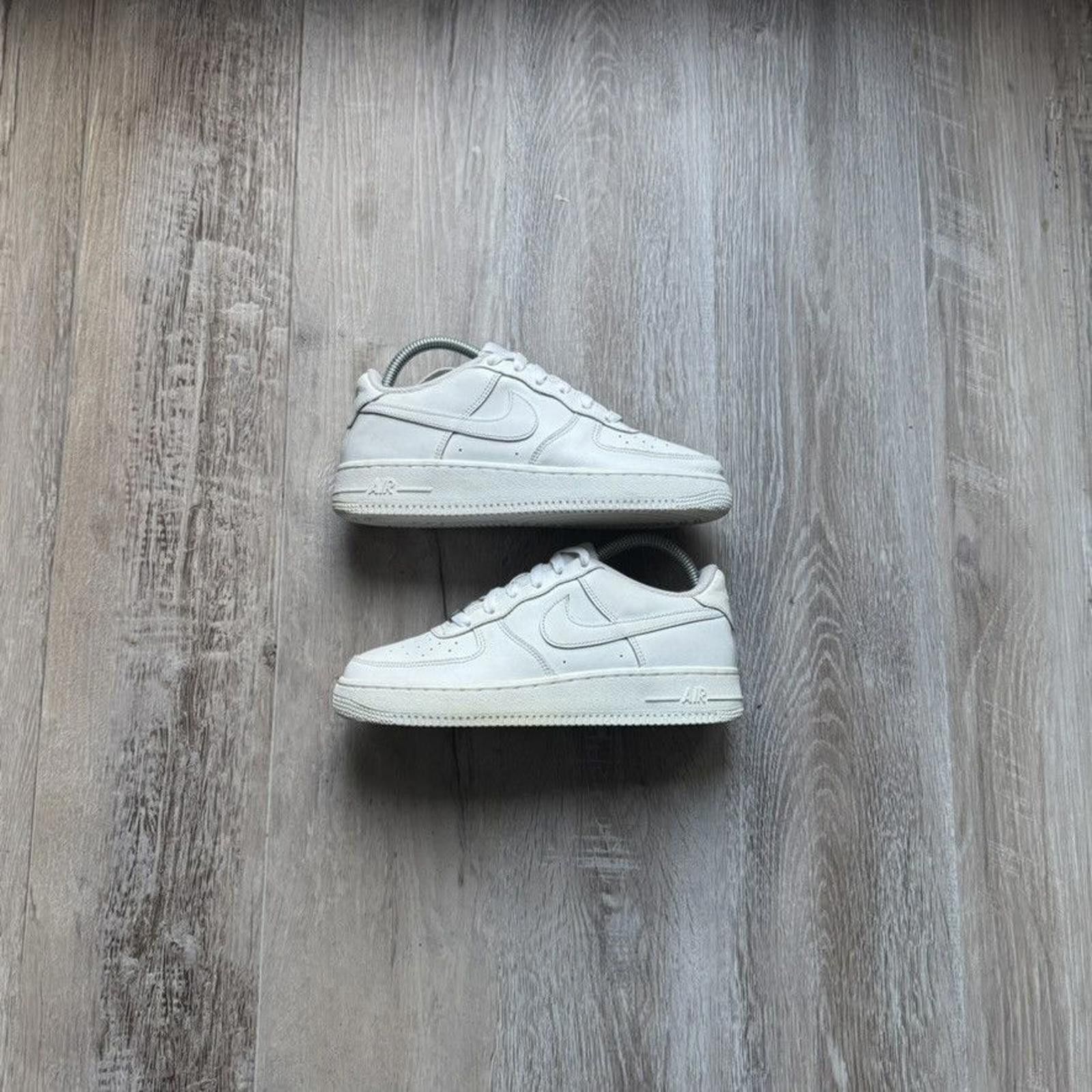 Nike NIKE • Air Force 1 Low '07 (6.5M) Size US 6.5 / EU 39-40 - 1 Thumbnail