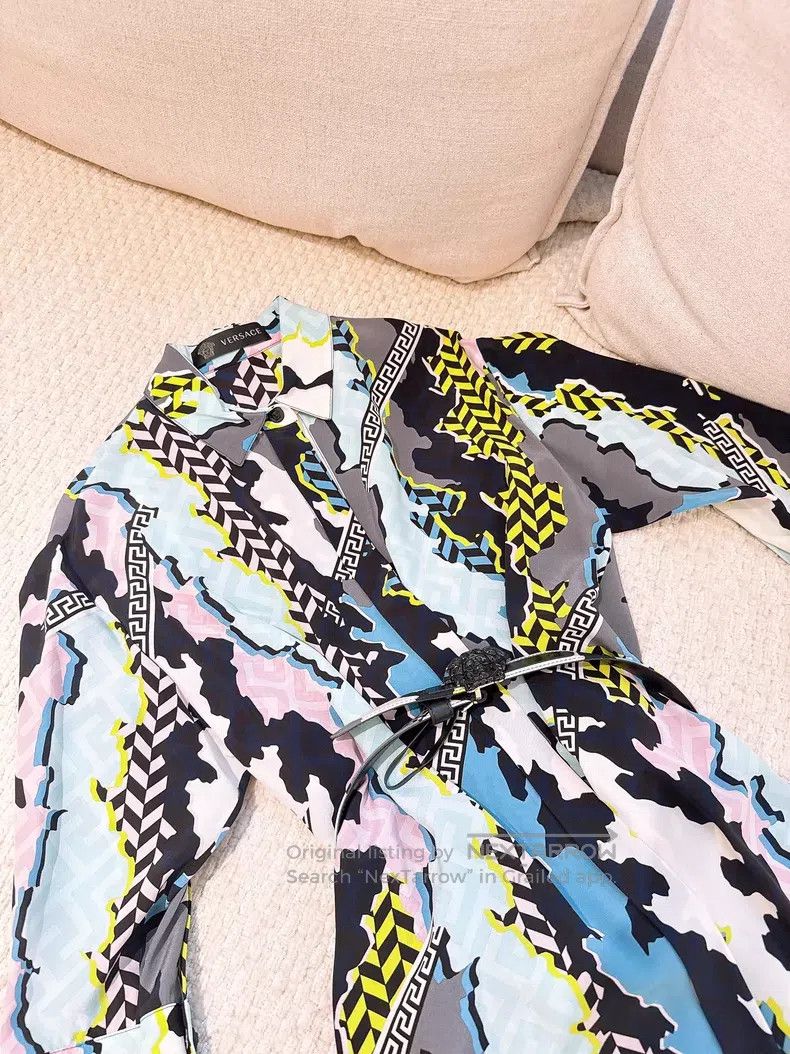 Versace Versace Vintage prints Size M / US 6-8 / IT 42-44 - 2 Thumbnail