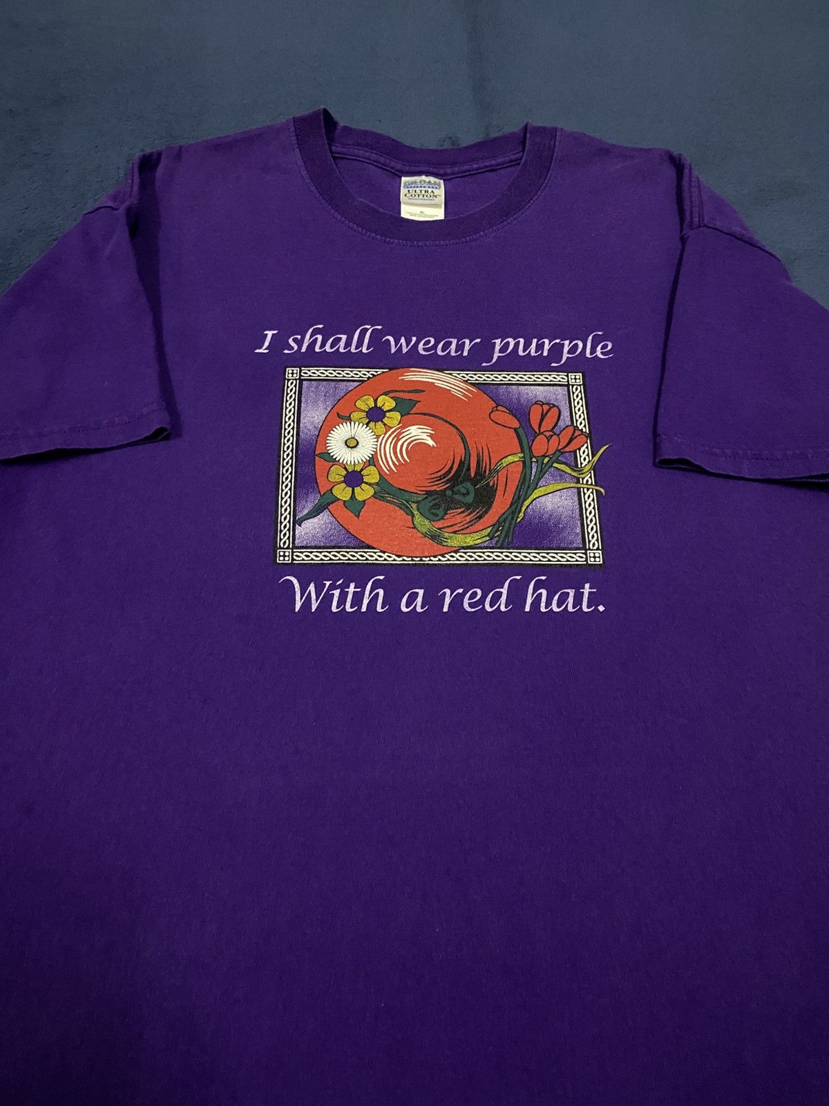 Vintage Vintage 2000 Red Hat Art Tee Size US XL / EU 56 / 4 - 1 Thumbnail