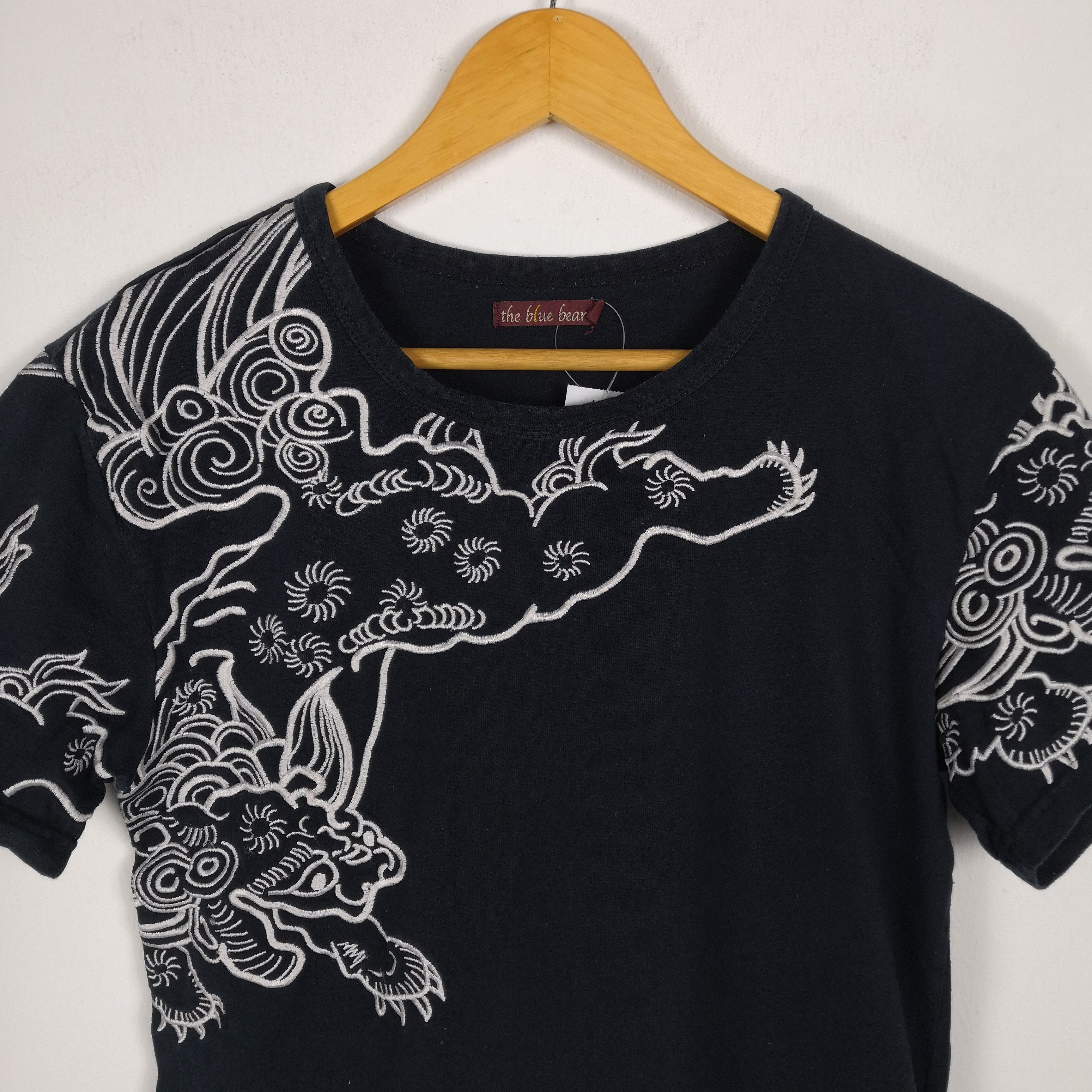 Japanese Brand Vintage Y2K Japanese Dragon T-Shirt Embroidery Crewneck Tees Size S / US 4 / IT 40 - 3 Thumbnail