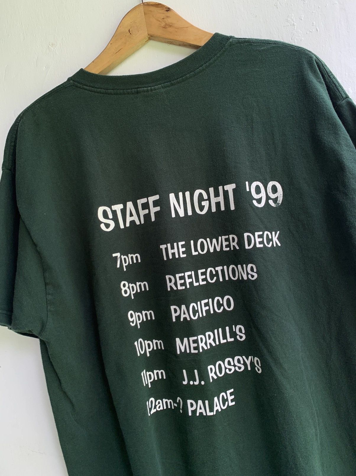 Vintage Vintage TLC no scrubs staff night 99 tee Size US XL / EU 56 / 4 - 4 Thumbnail