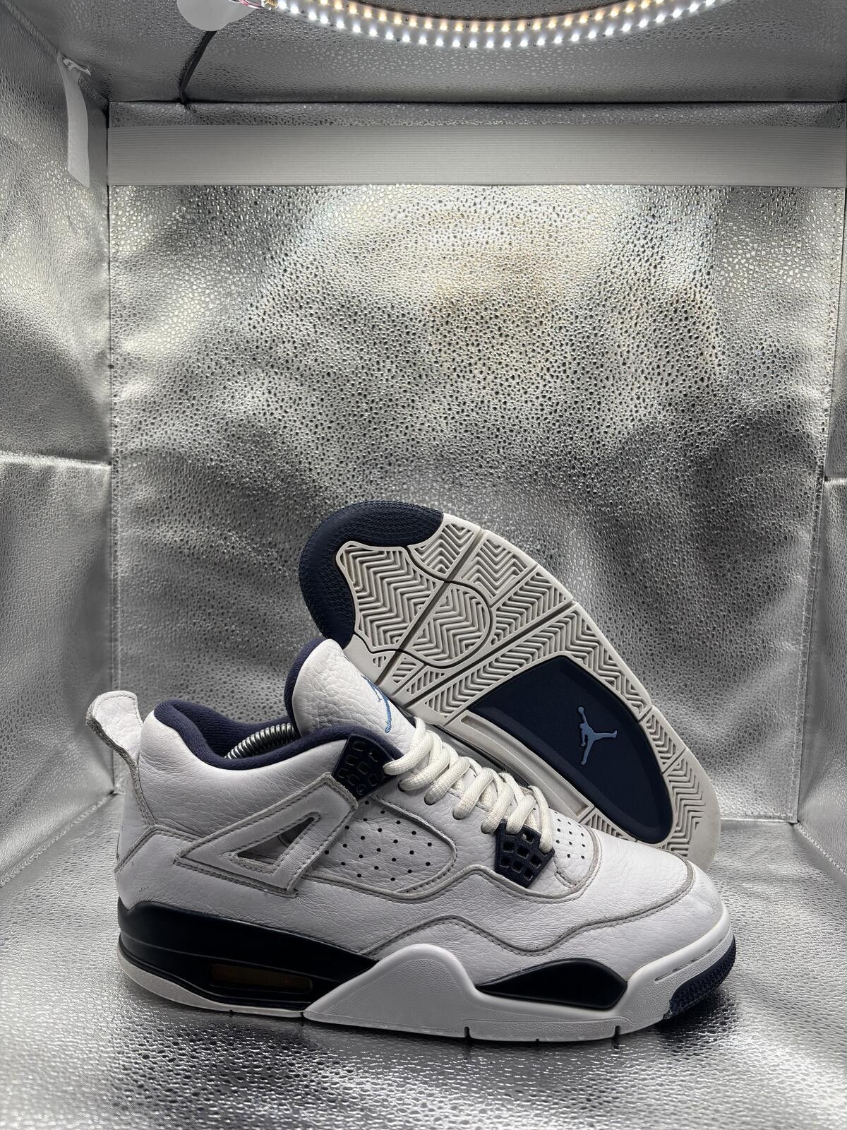 Jordan Brand Air Jordan 4 Colombia Size US 8.5 / EU 41-42 - 1 Thumbnail
