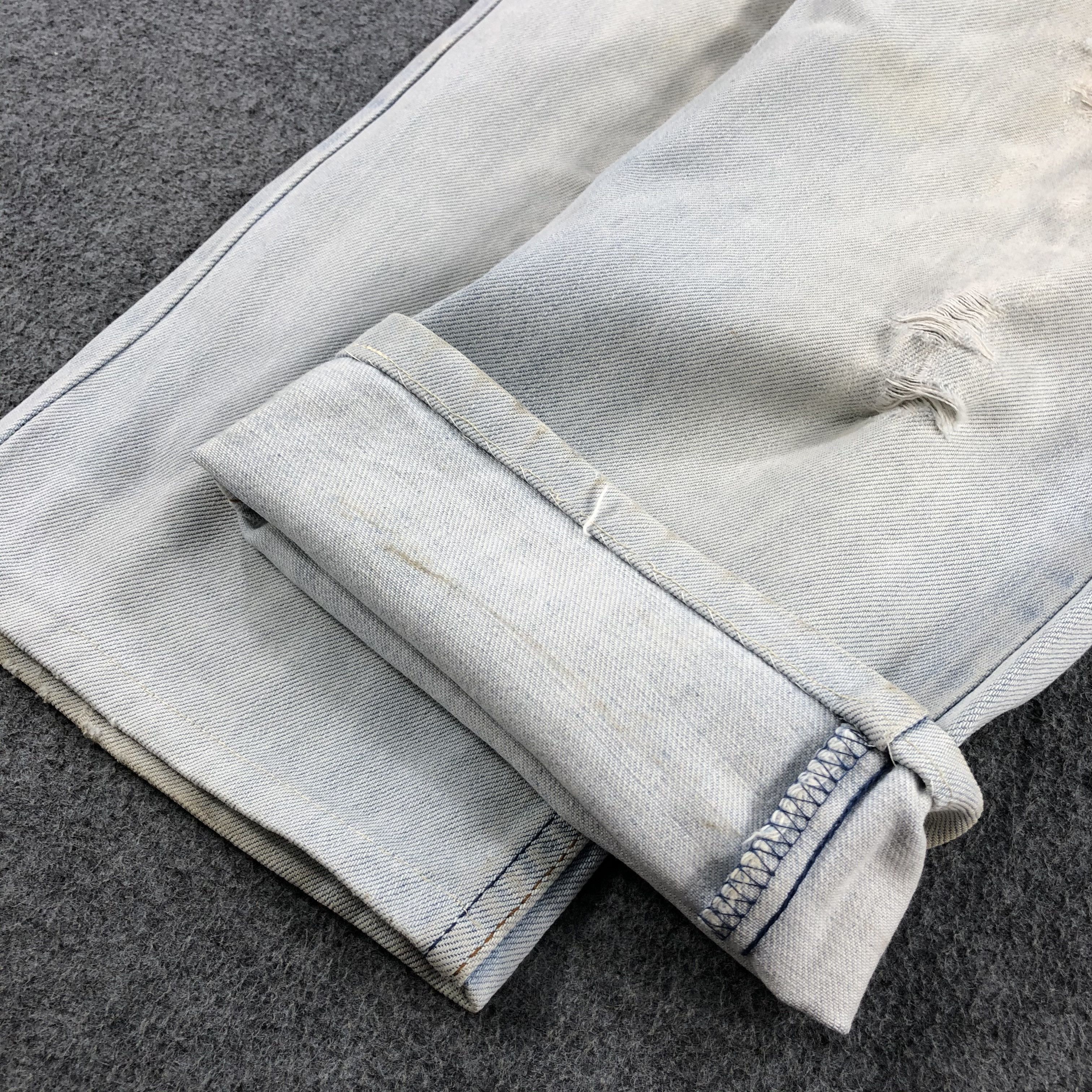 Levi's Vintage 90s Light Wash Levis 509 Jeans-J1888 Size US 27 - 7 Thumbnail