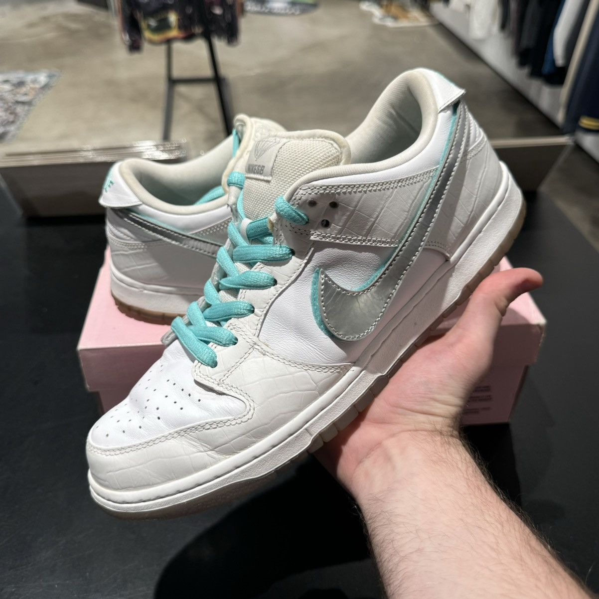 Nike Nike Dunk Low SB Diamond Supply White Size US 11 / EU 44 - 1 Thumbnail