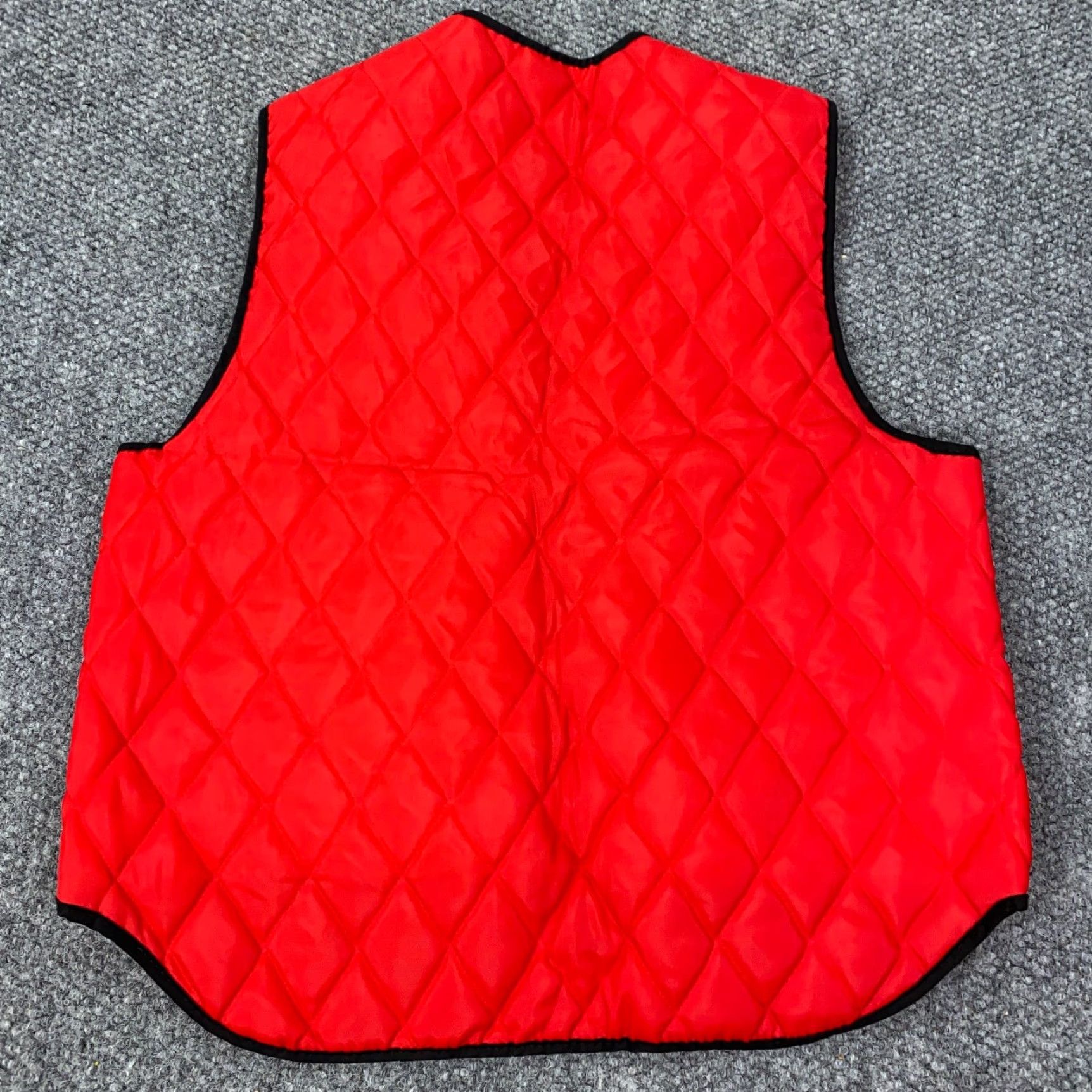 Layer 8 VINTAGE Unbranded Vest Mens Quilted Middle Red Polyester Full Zip Pocket Lightweight Regular Size US M / EU 48-50 / 2 - 7 Thumbnail