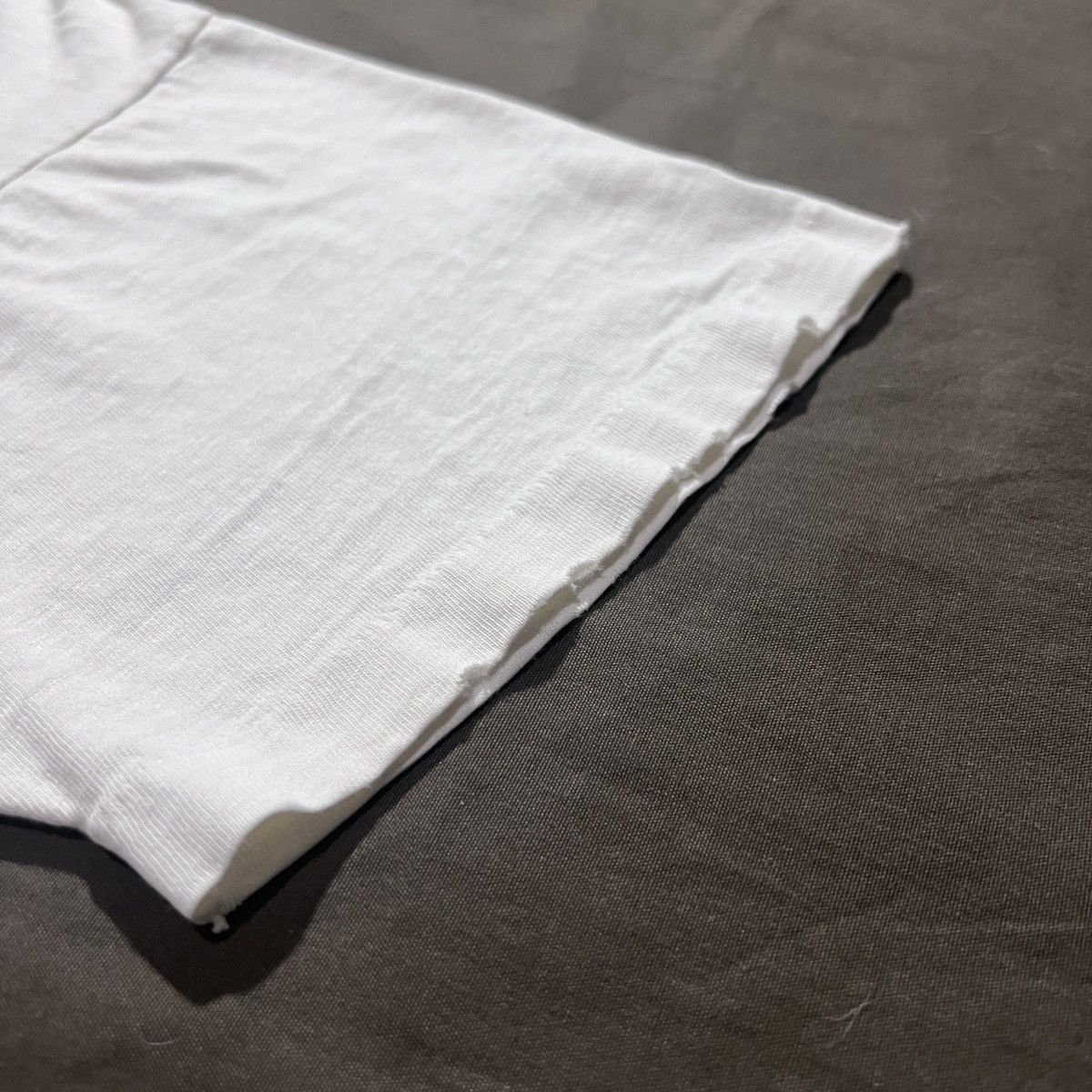 Vintage Vintage 80s 90s Reebok Tee Faded graphic sportwear Size US L / EU 52-54 / 3 - 6 Thumbnail