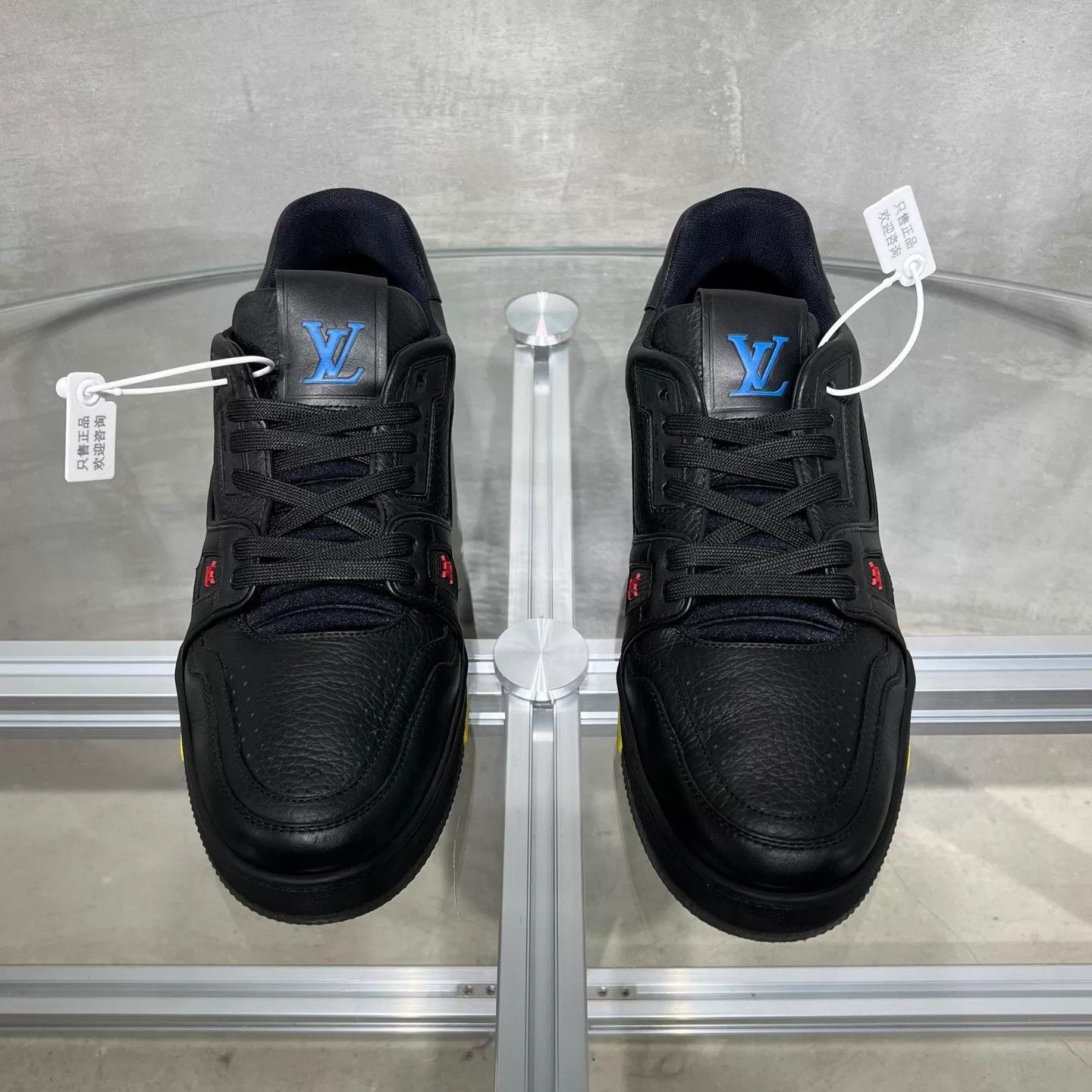 Louis Vuitton Black Low-Top Leather Sneakers Size US 9.5 / EU 42-43 - 1 Thumbnail