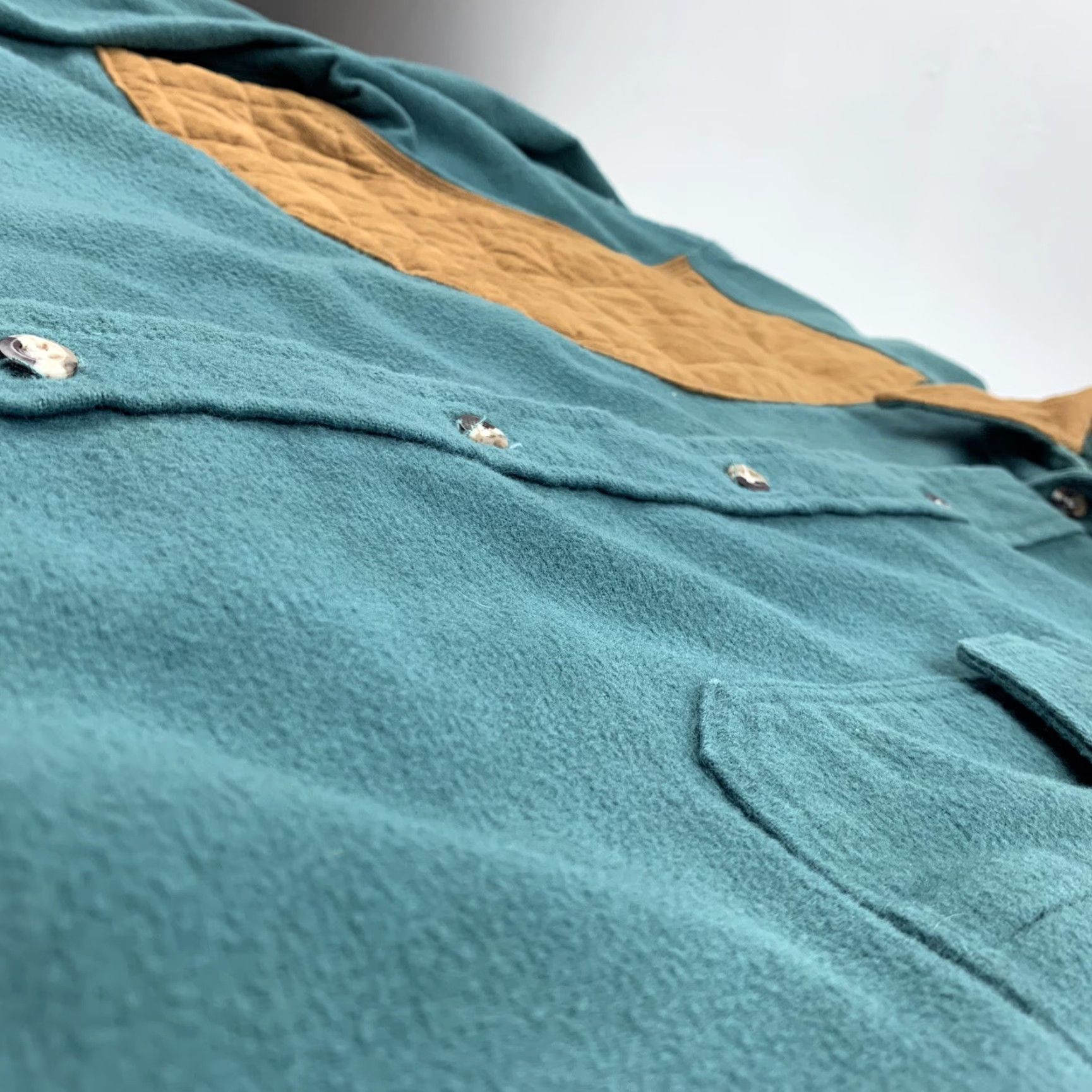 Vintage VINTAGE Deerskin Shirt XL Green Button-Up Flannel Outdoor Hunting 90s Mens Size US XL / EU 56 / 4 - 4 Thumbnail