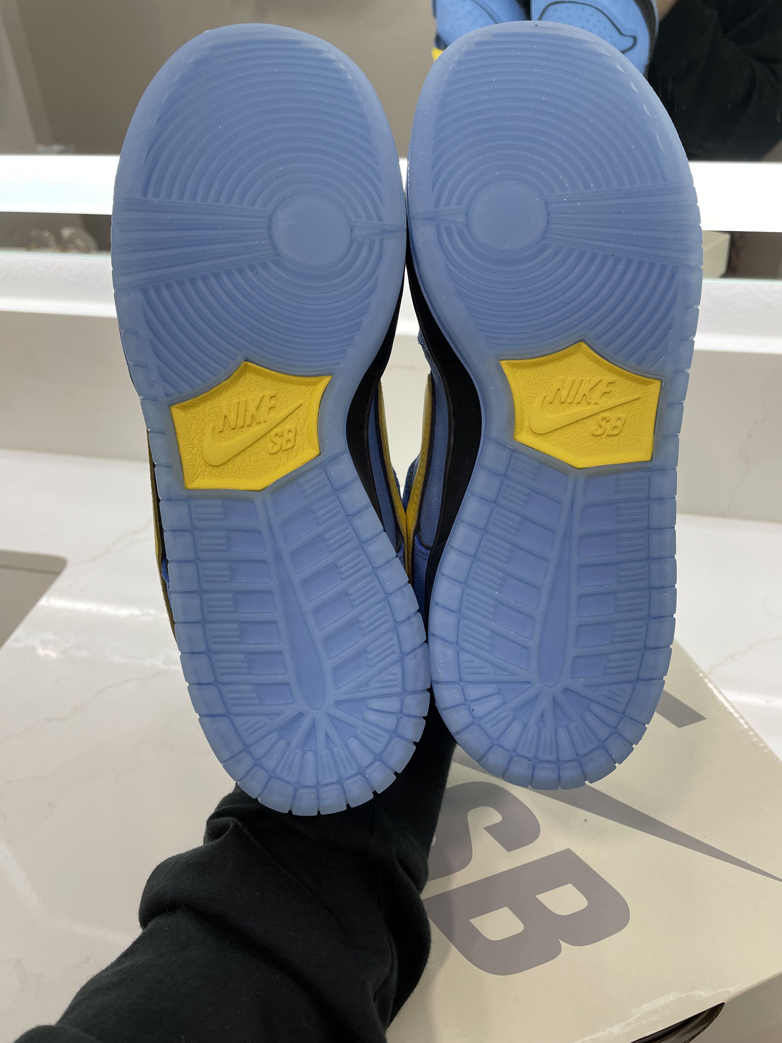 Nike Nike SB dunk x Powerpuff Girls Bubbles Size US 7.5 / EU 40-41 - 6 Thumbnail