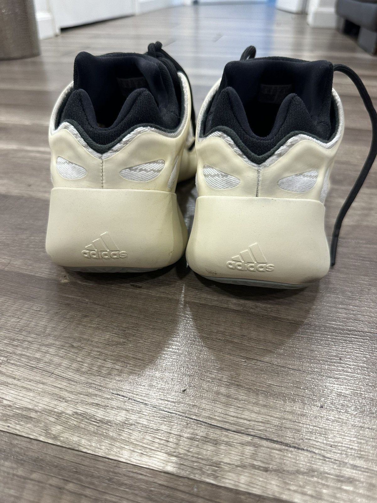 Yeezy Yeezy 700 V3 Azael Size US 10.5 / EU 43-44 - 4 Thumbnail