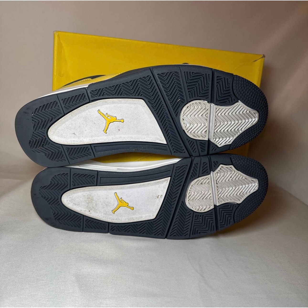 Jordan Brand × Nike Size 11 - Nike Air Jordan 4 Retro Lightning 2021 Men's Shoes Size US 11 / EU 44 - 6 Thumbnail