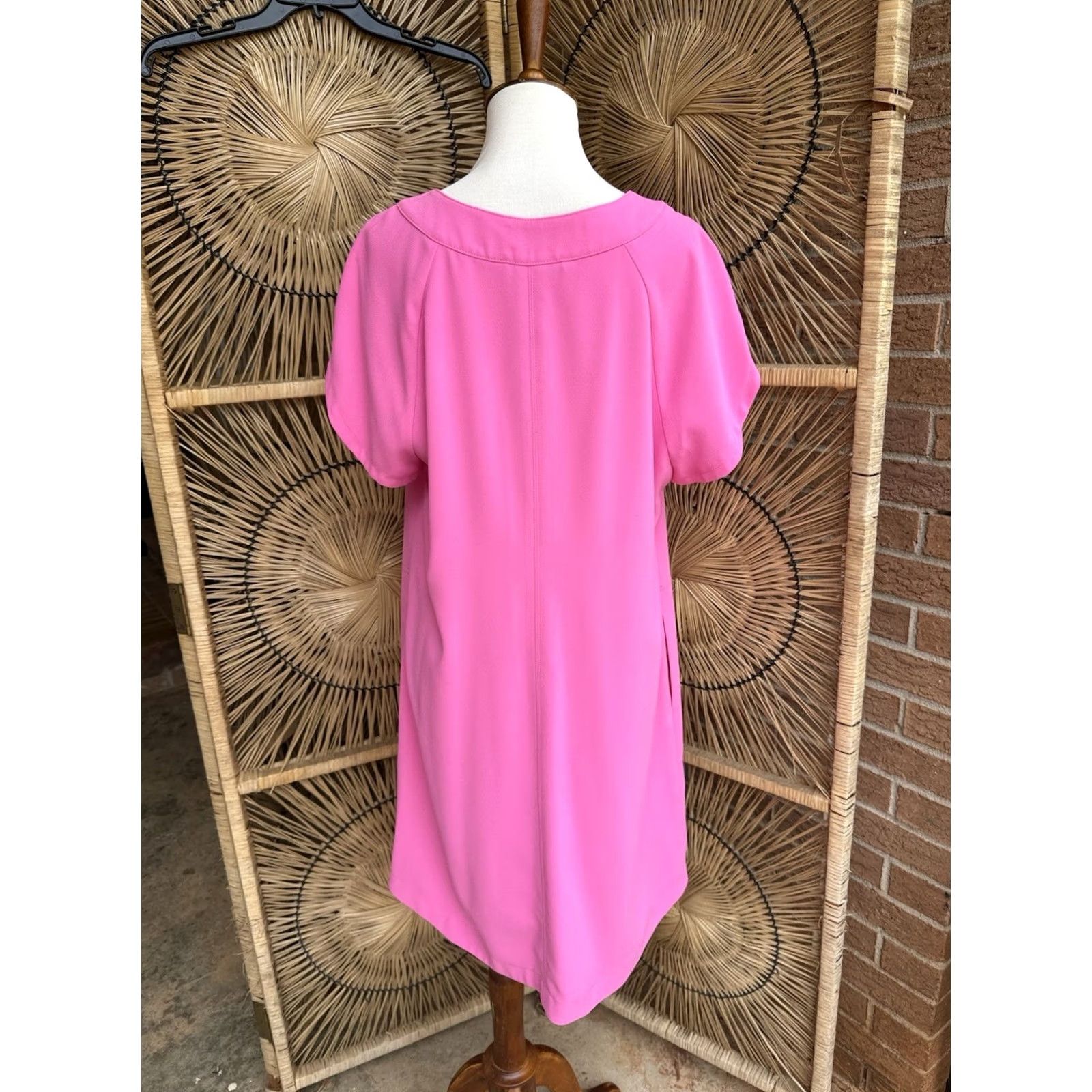 Trina Turk VINTAGE Trina Turk Pink Shift Dress Gold Zip Front Short Sleeve Size L Womens Size 36" / US 14 / IT 50 - 2 Thumbnail