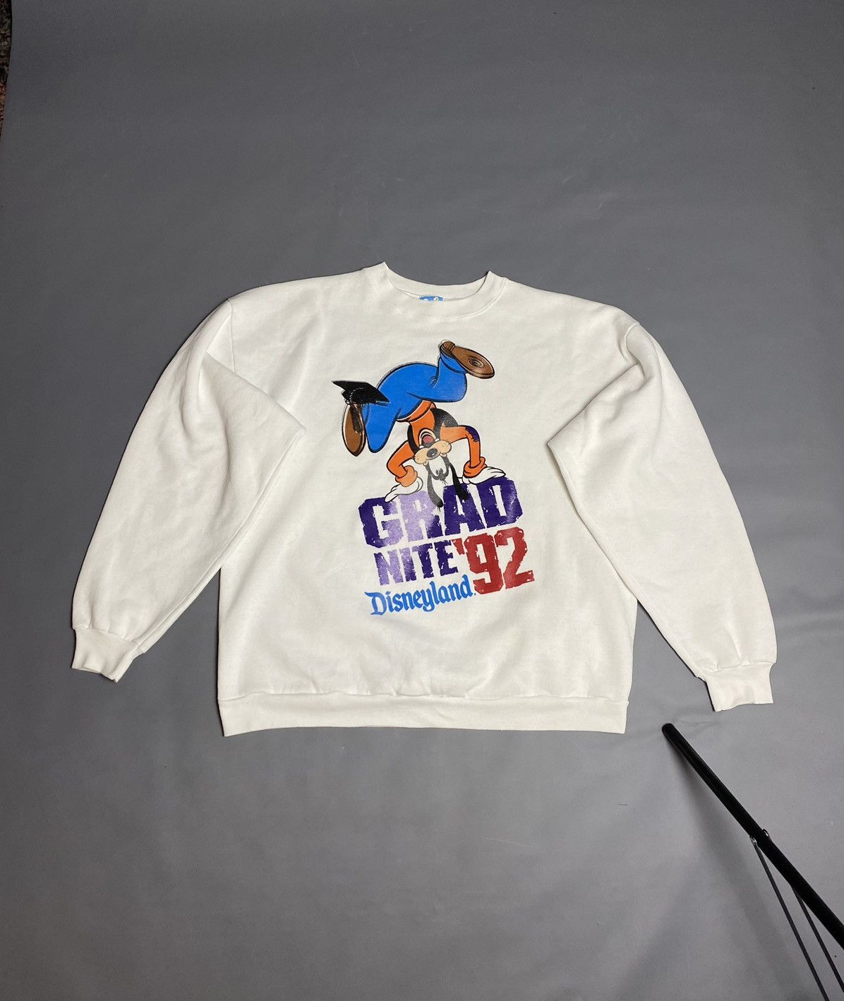 Disney 90s Disneyland Grad Nite Goofy Sweatshirt USA One Size White Size US M / EU 48-50 / 2 - 1 Thumbnail