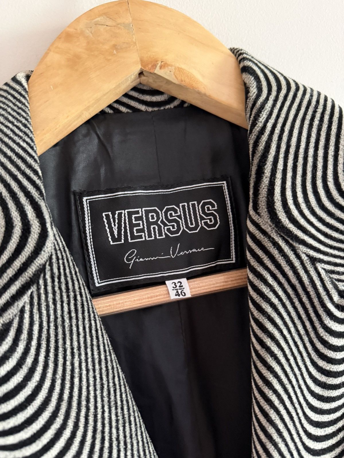 Versus Versace Vintage Versus Versace Zebra Velvet Blazer Size M / US 6-8 / IT 42-44 - 3 Thumbnail