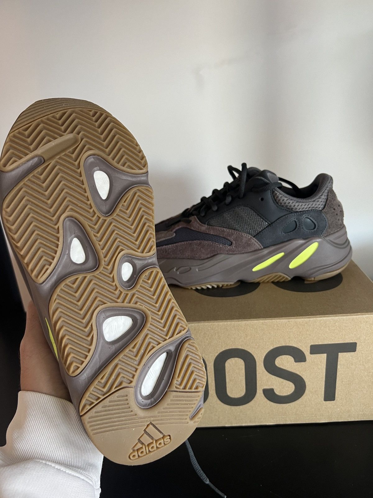 Adidas YEEZY BOOST 700 MAUVE Size US 8.5 / EU 41-42 - 7 Thumbnail