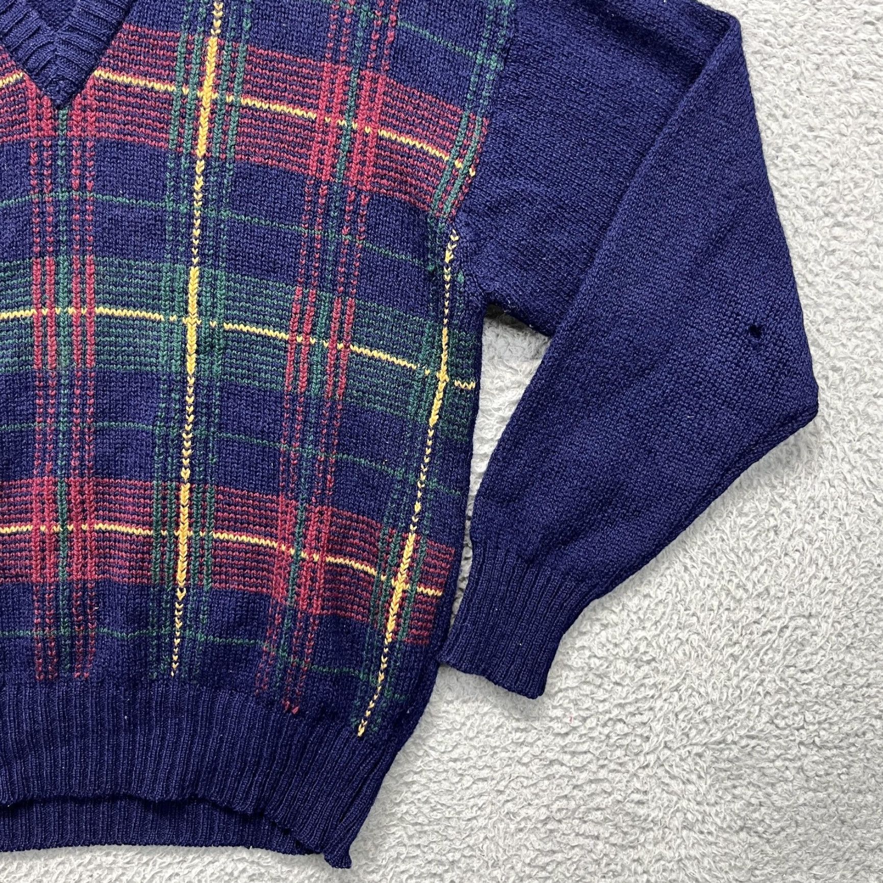 Vintage VINTAGE The Moors Sweater Mens Large Blue Plaid Shetland Wool V-Neck Pullover Size US L / EU 52-54 / 3 - 7 Thumbnail