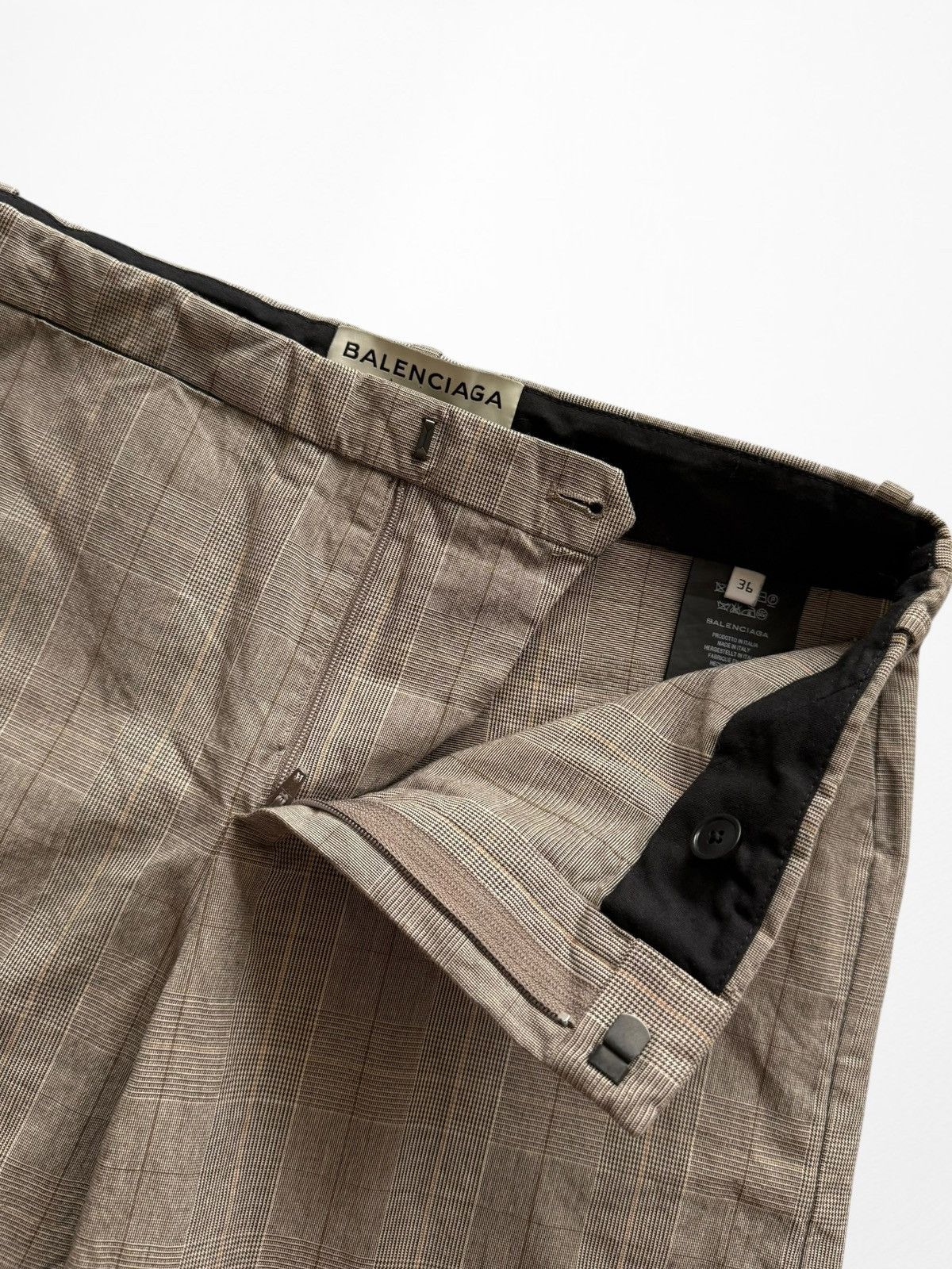 Balenciaga Balenciaga cropped chino trousers shorts Size 26" / US 2 / IT 38 - 4 Thumbnail