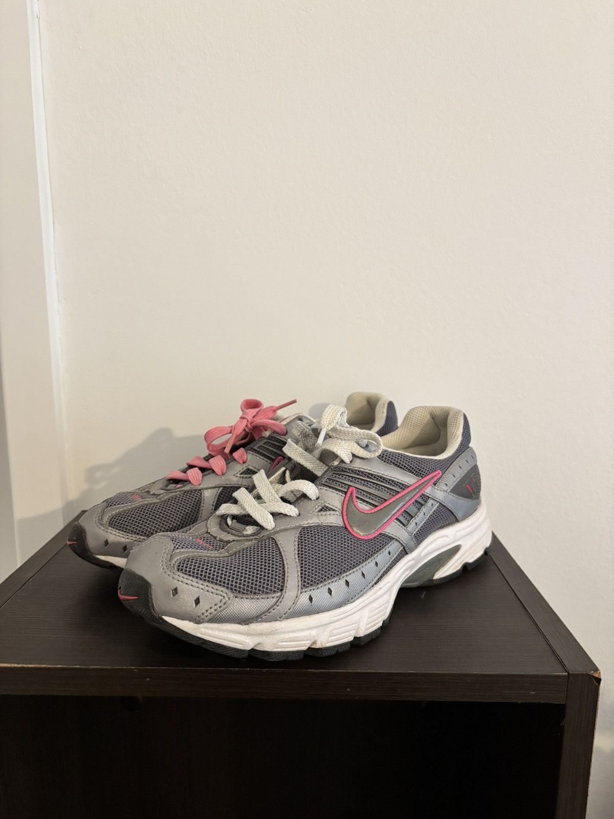 Nike Nike Silver/Pink Shoes Size US 9 / EU 42 - 2 Thumbnail