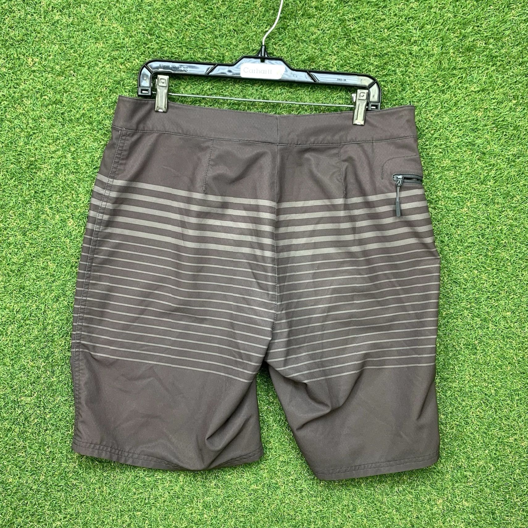 Vineyard Vines Vineyard Vines Performance Shorts Mens L Green AOP Striped Swim Casual Chino Breathable Pockets 9in Inseam Regular Front Button Zipper Logo Belt Loops Size US 33 - 2 Thumbnail