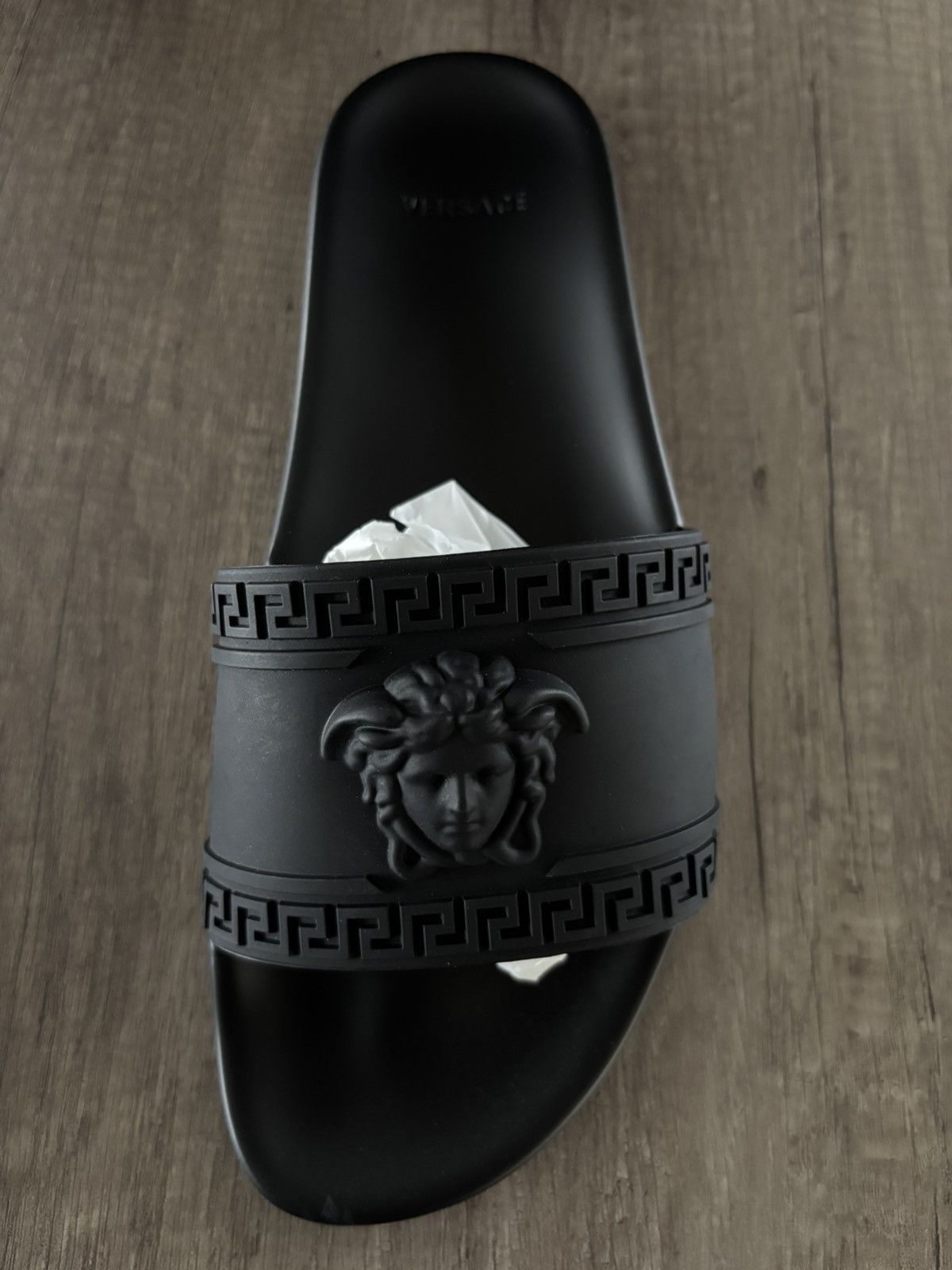 Versace Versace Palazzo Medusa Pool Slides Black Size 44 Authentic Size US 10 / EU 43 - 8 Thumbnail