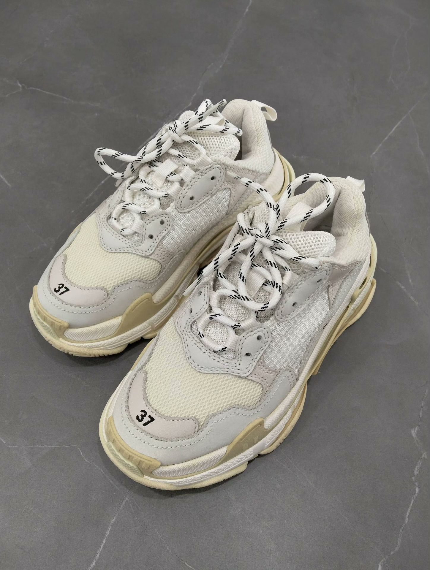 Balenciaga Balenciaga Lowtop Sneakers 37 Women Size US 6.5 / IT 36.5 - 1 Thumbnail