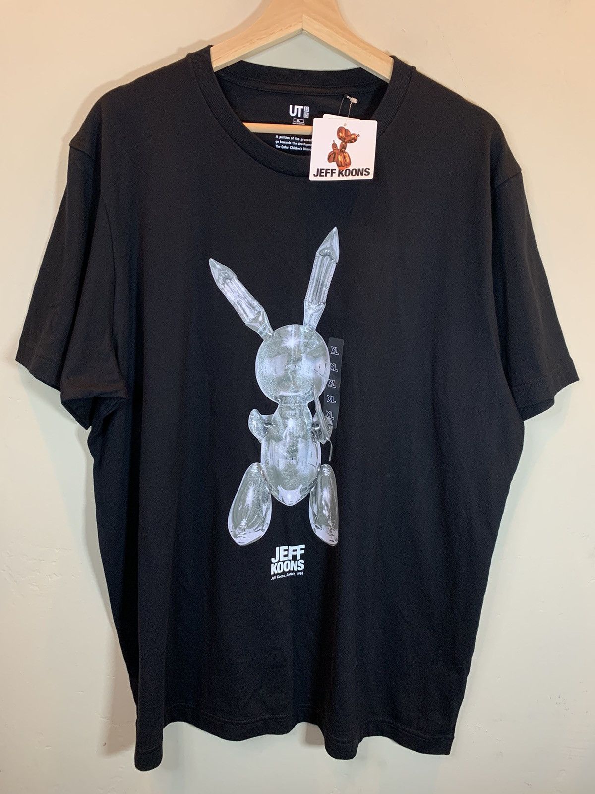 Designer × Uniqlo *RARE* Jeff Koons Rabbit 1986 Art Museum Figure Uniqlo Shirt Size US XL / EU 56 / 4 - 1 Thumbnail