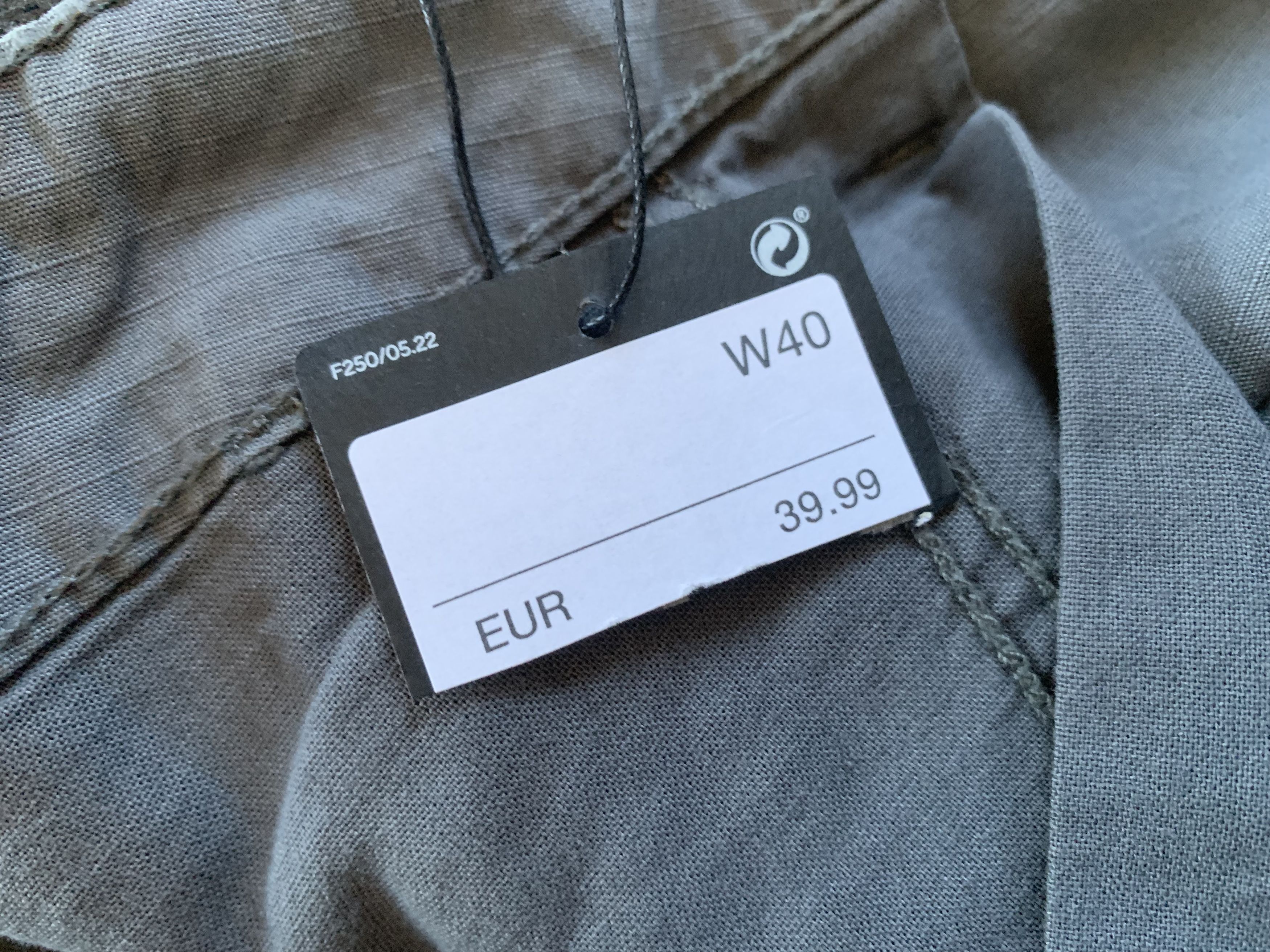 Marks & Spencer Marks & Spencer Mens Grey Cotton Pocket Cargo Shorts Size US 38 / EU 54 - 7 Thumbnail